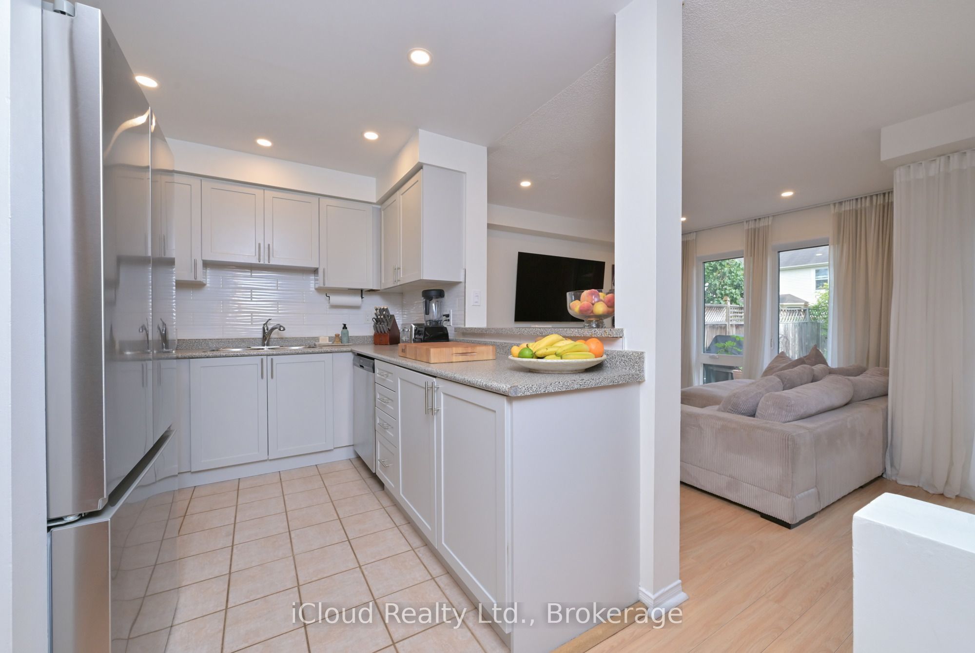 97 Mugford Road, Aurora, ON L4G 7J5 photo 5