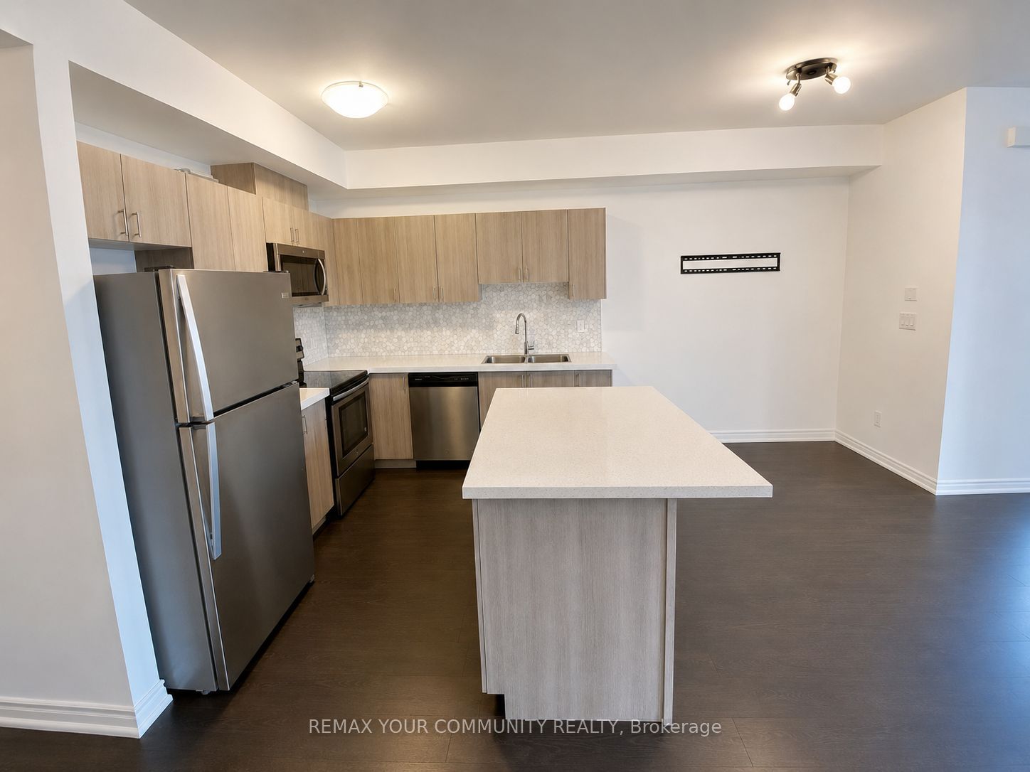 196 Pine Grove Road W 20, Vaughan, ON L4L 2H2