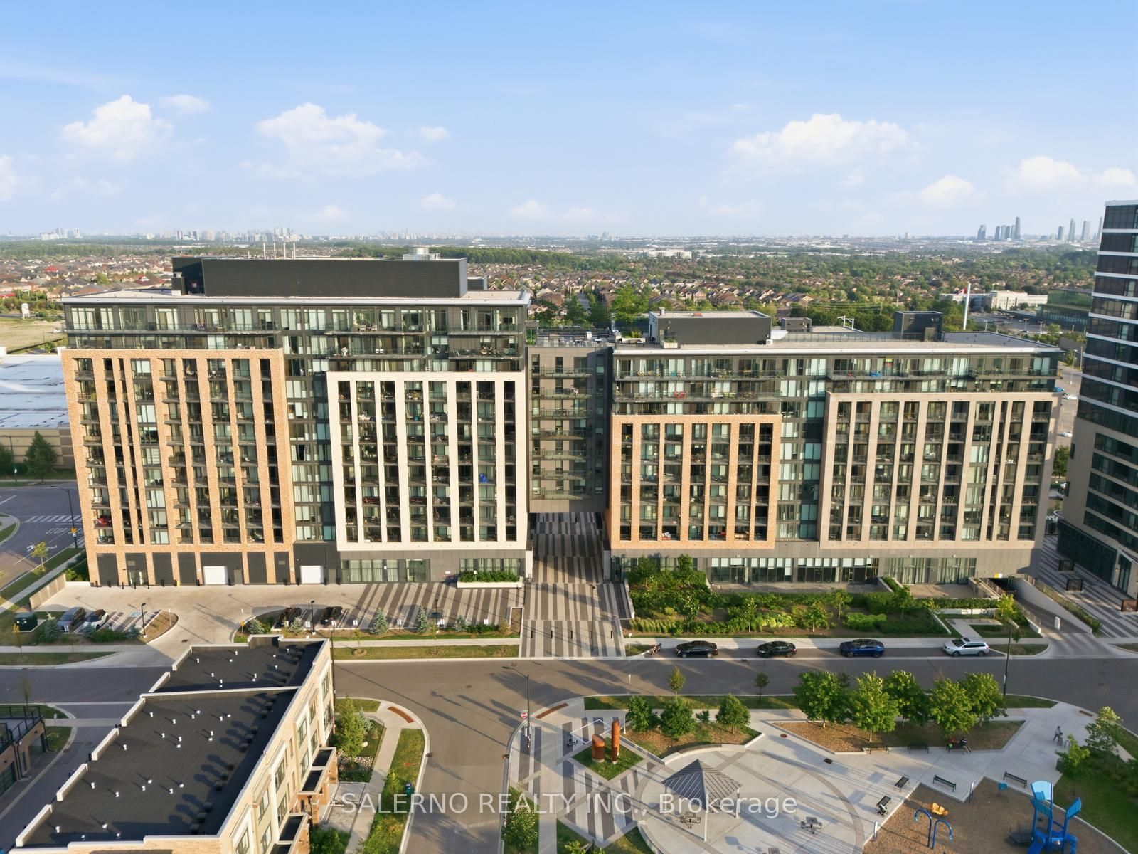100 Eagle Rock Way 219, Vaughan, ON L6A 5B9 photo 2