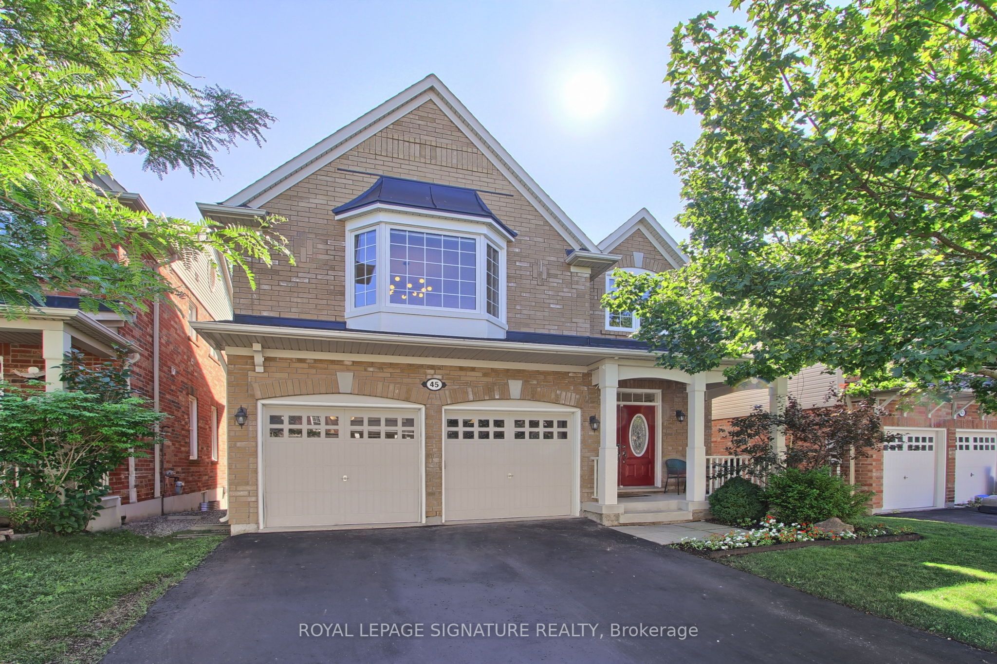 45 Mae Brooks Drive, Newmarket, ON L3X 3G8