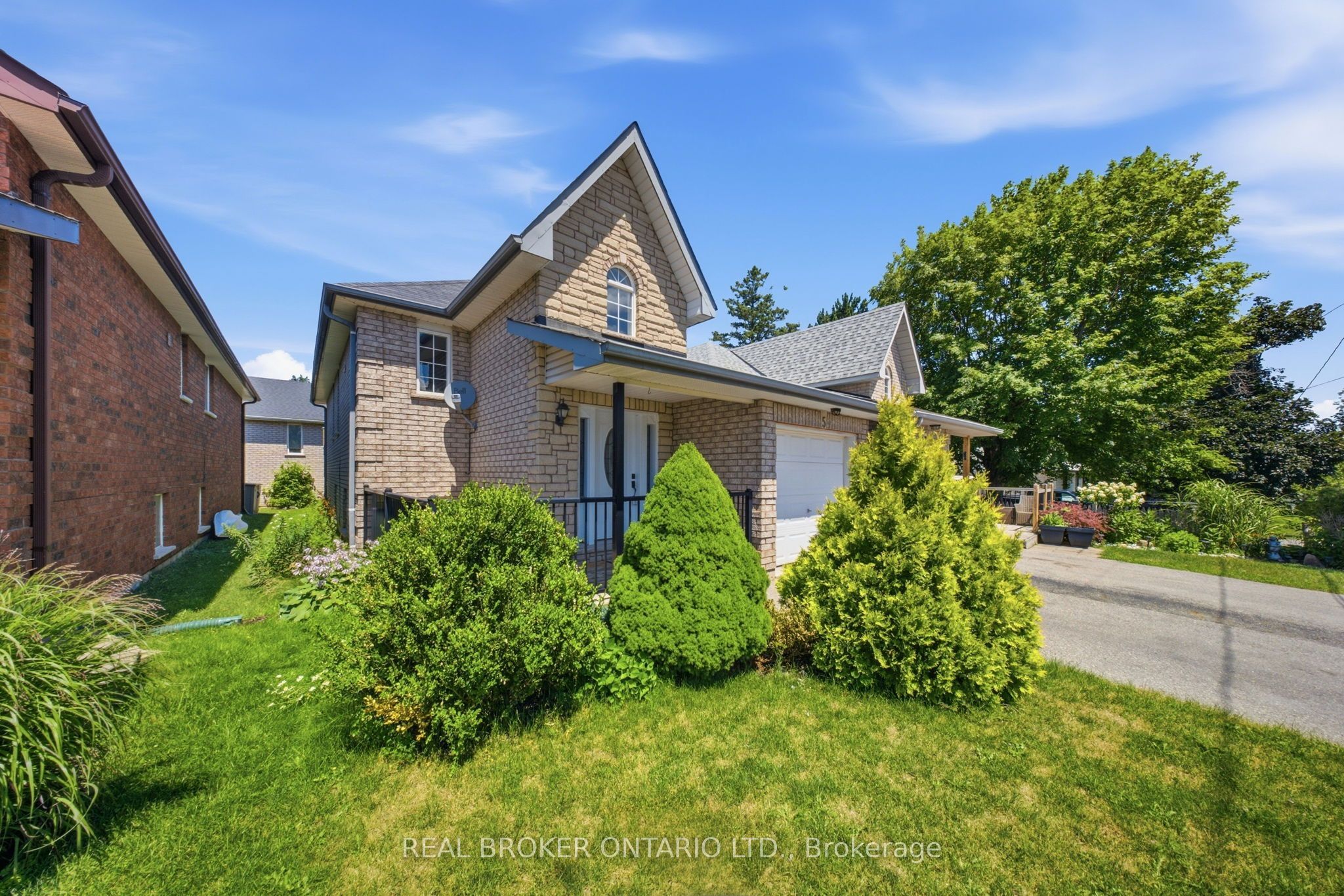 5 John Harvey Street, Uxbridge, ON L9P 1C3 photo 2