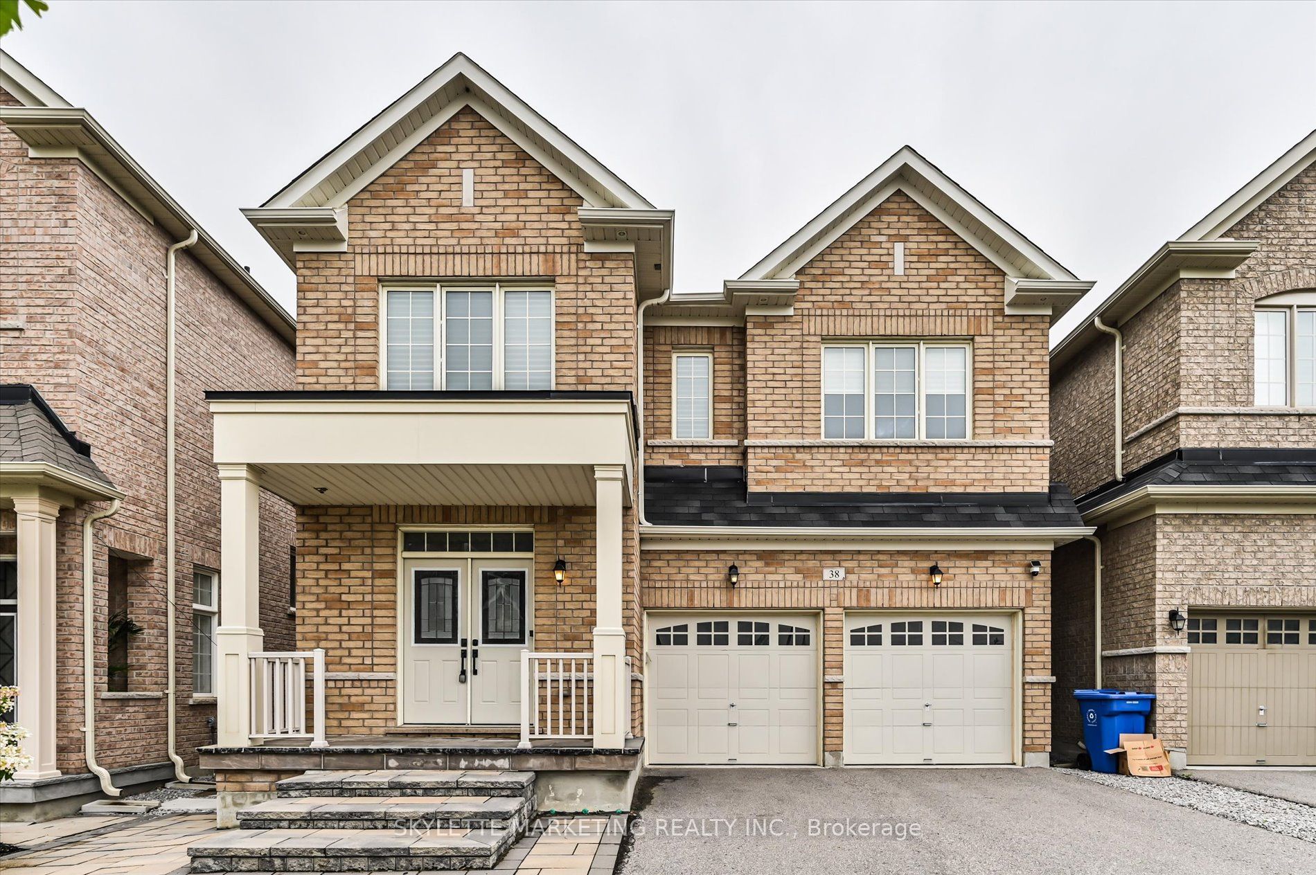 38 Russell Parker Crescent, Aurora, ON L4G 0V5