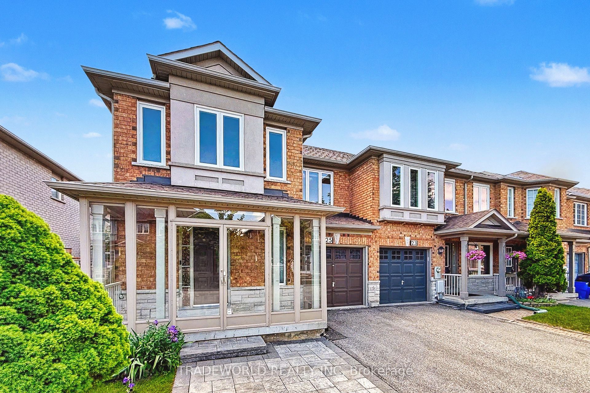 25 Bassett Avenue, Richmond Hill, ON L4B 4J9 photo 3