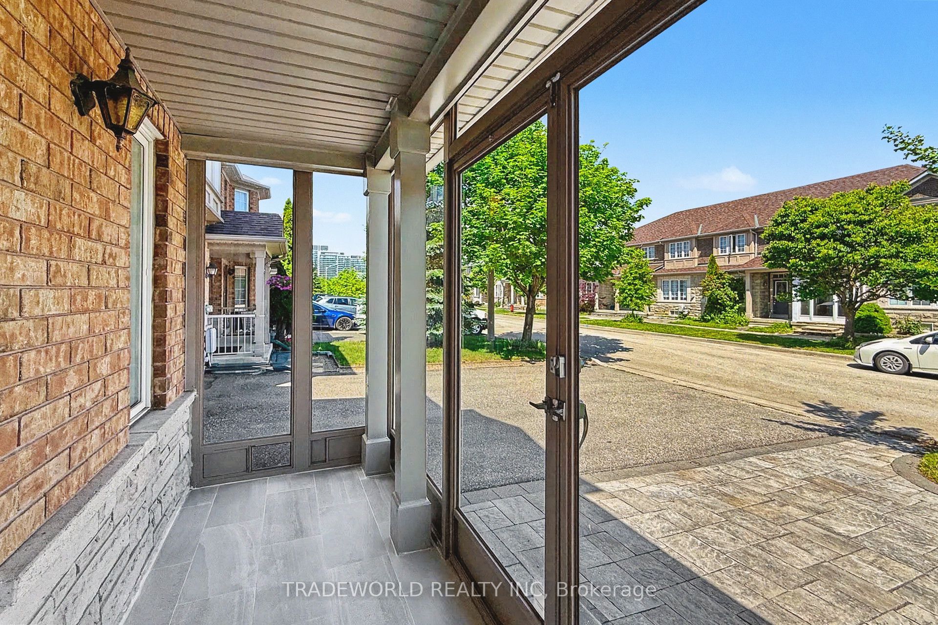 25 Bassett Avenue, Richmond Hill, ON L4B 4J9 photo 4