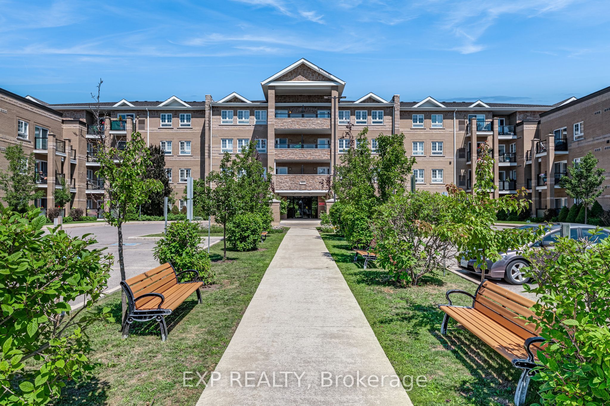 481 Rupert Avenue 414, Whitchurch-Stouffville, ON L4A 1V2 photo 2