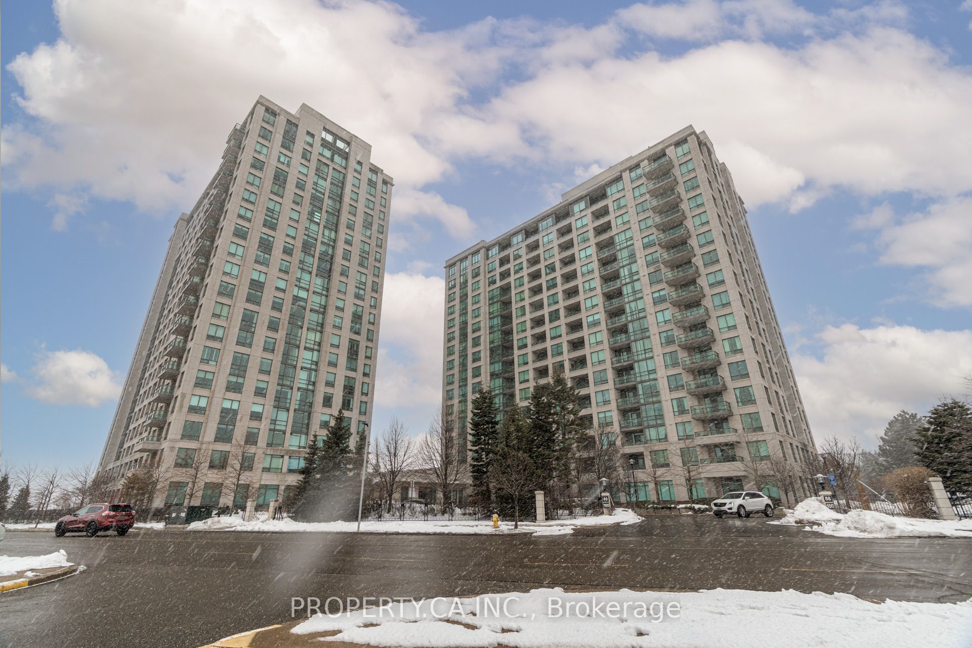 88 Promenade Circle 201, Vaughan, ON L4J 9A4