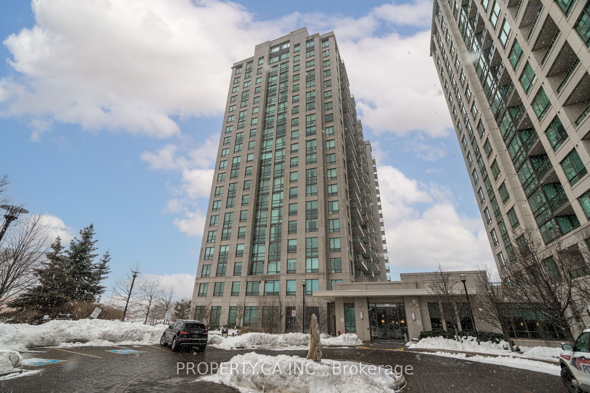 88 Promenade Circle 201, Vaughan, ON L4J 9A4 photo 2