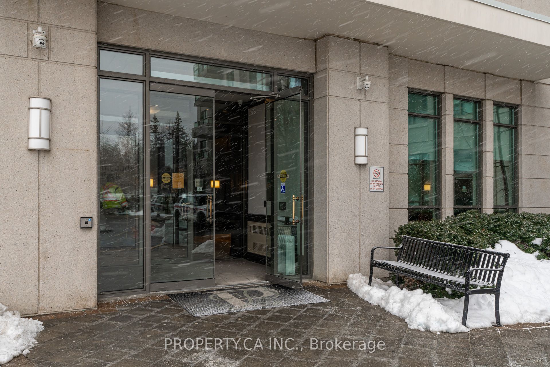 88 Promenade Circle 201, Vaughan, ON L4J 9A4 photo 3
