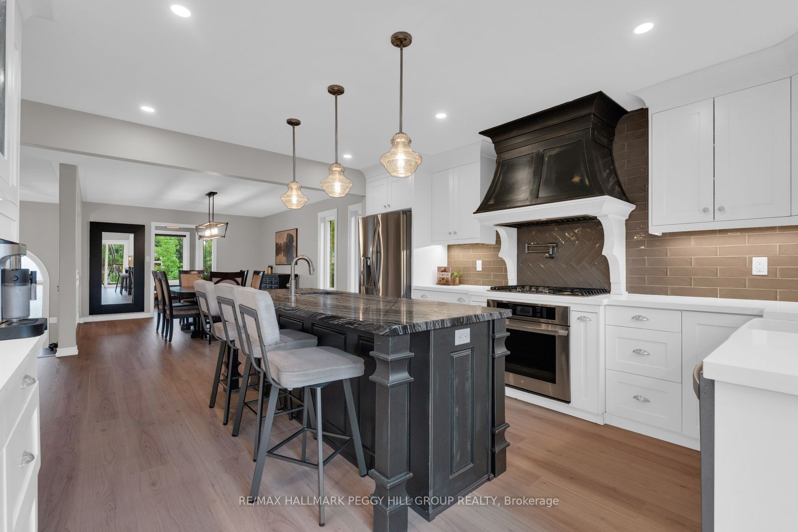 608 Glen Cedar Crescent, Innisfil, ON L9S 2J4 photo 4