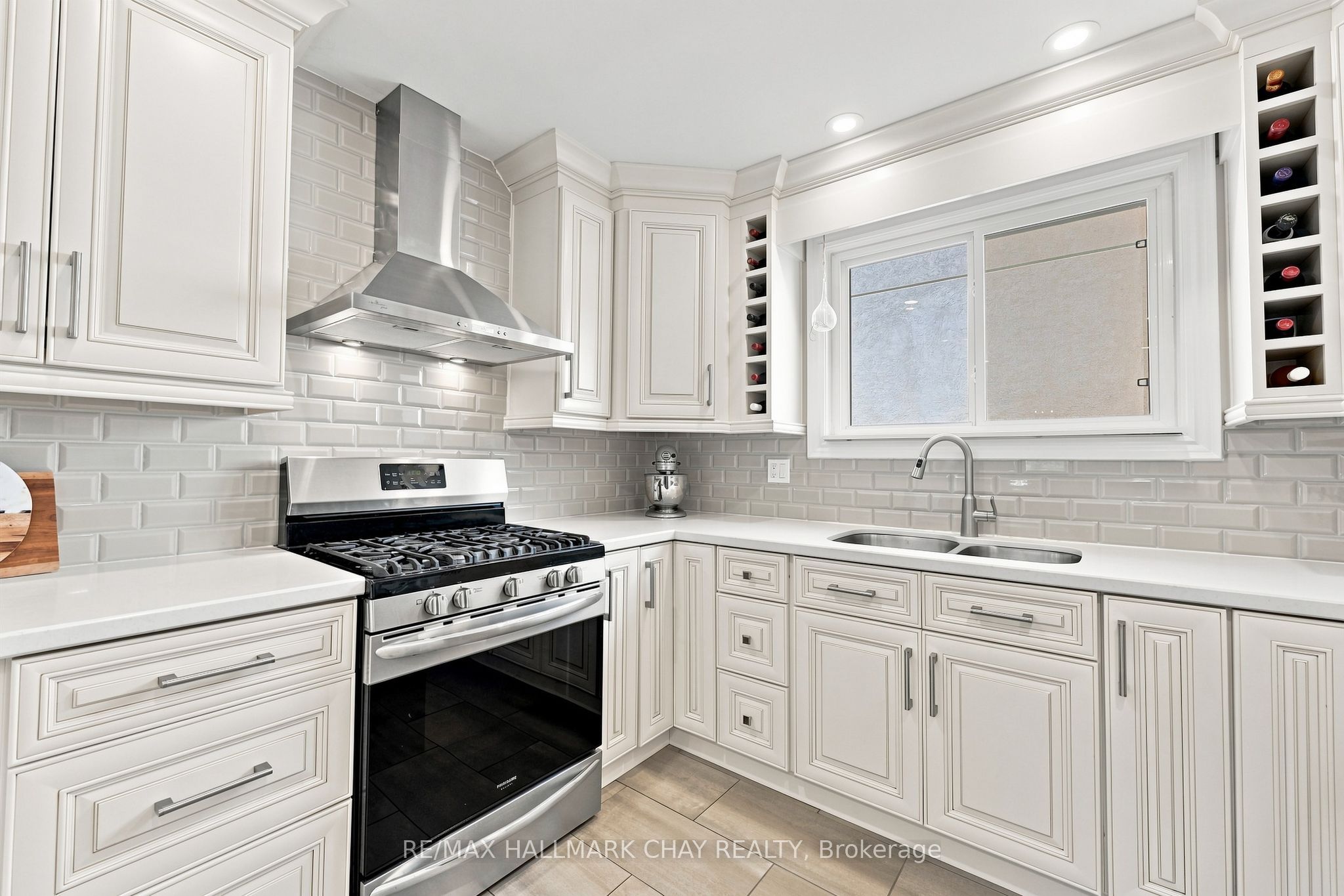 278 Carlisle Street, Newmarket, ON L3Y 6C1 photo 3