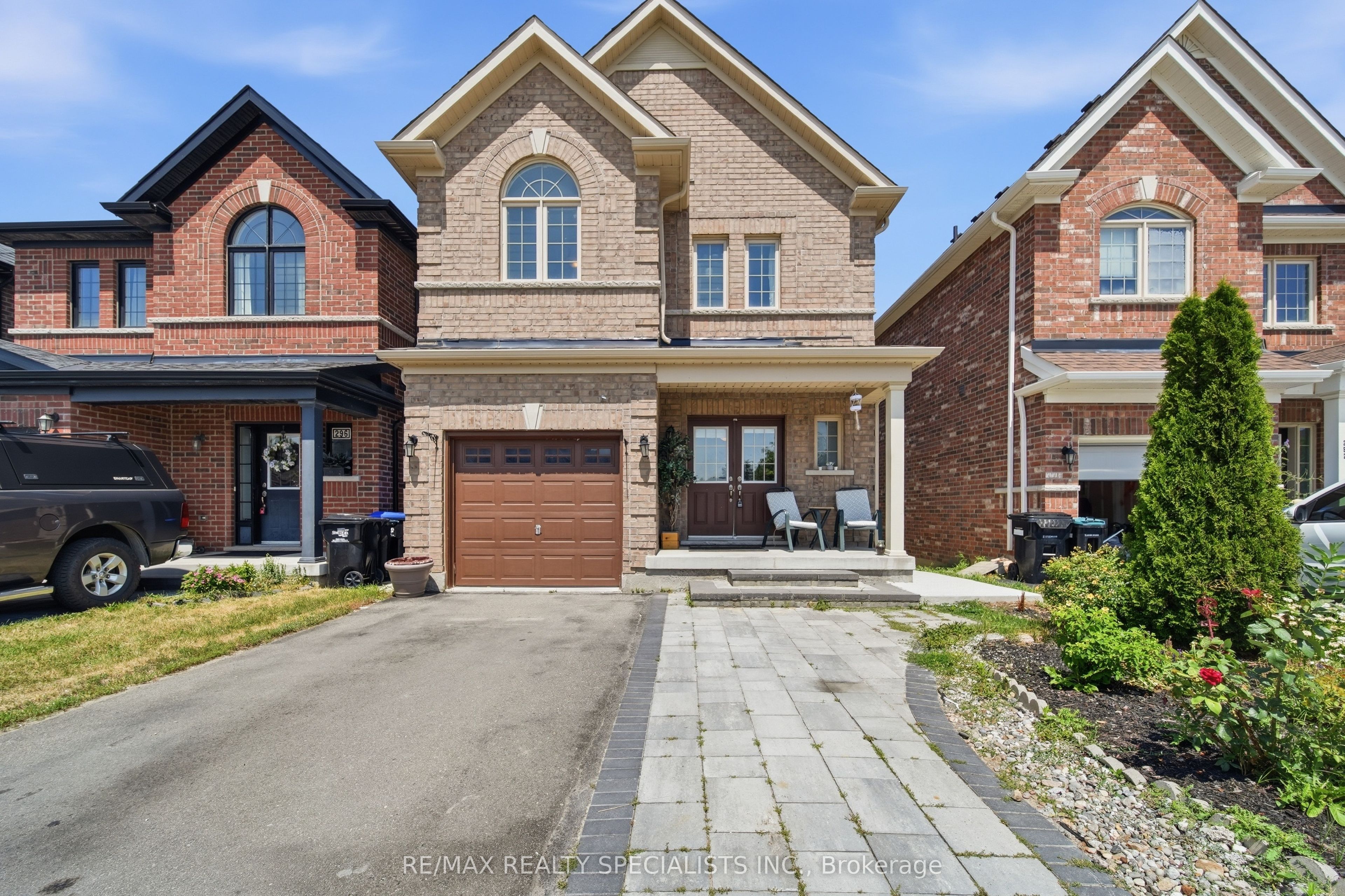 294 Miller Park Avenue, Bradford West Gwillimbury, ON L3Z 0Y1