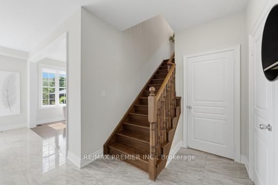 2 Tremblant Crescent, Vaughan, ON L4H 4L2 photo 5