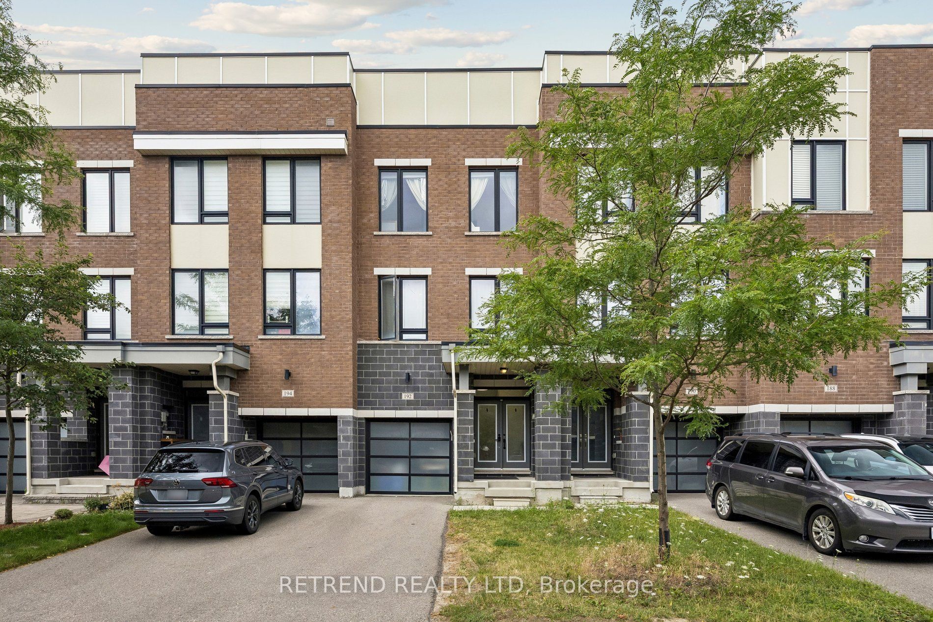 192 Salterton Circle, Vaughan, ON L6A 4Z2