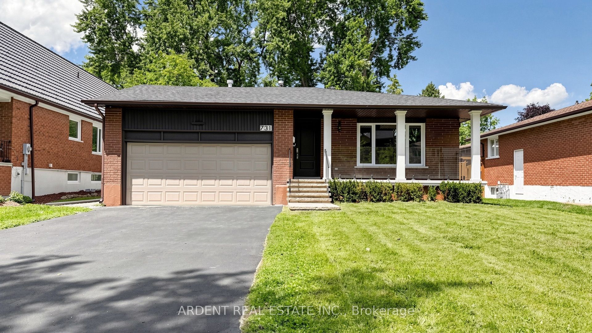731 Allan Avenue, Newmarket, ON L3Y 1H7 photo 2