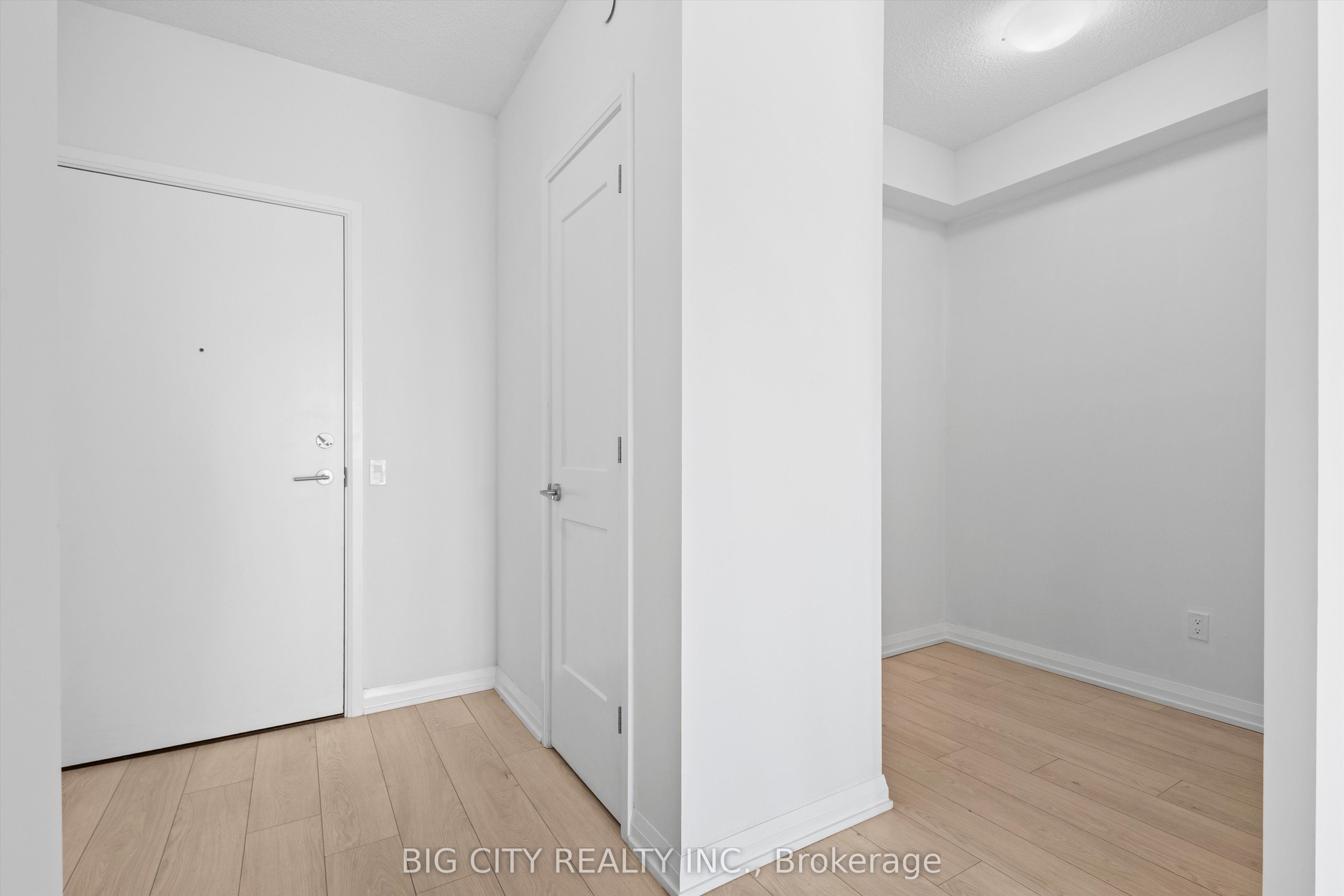 7895 Jane Street 3211, Vaughan, ON L4K 2M7 photo 5
