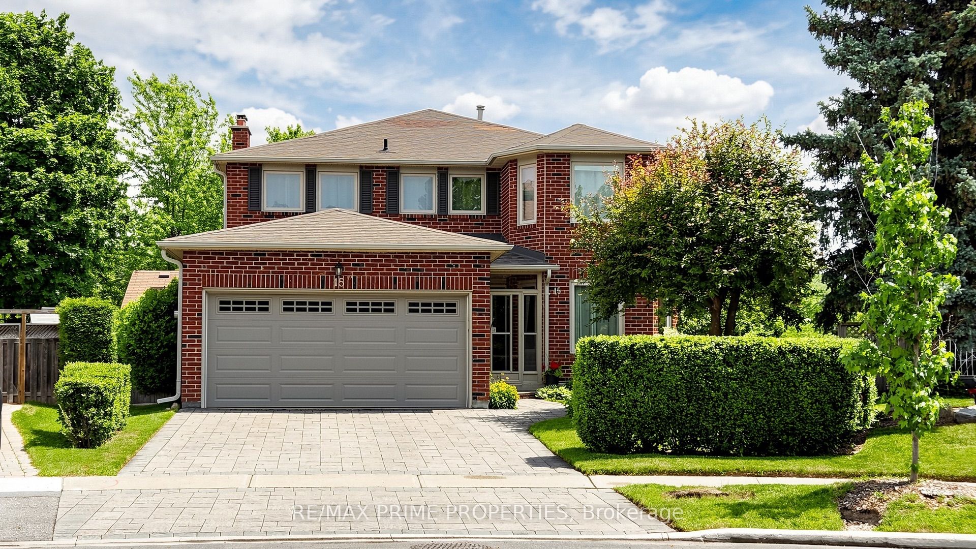 15 Marsh Street, Richmond Hill, ON L4C 7P5 photo 2