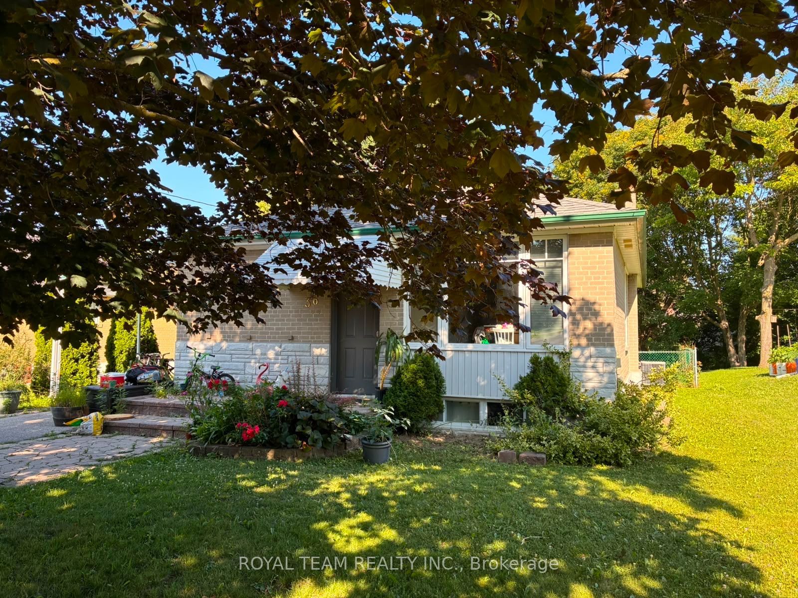 36 Child Drive, Aurora, ON L4G 1Y5
