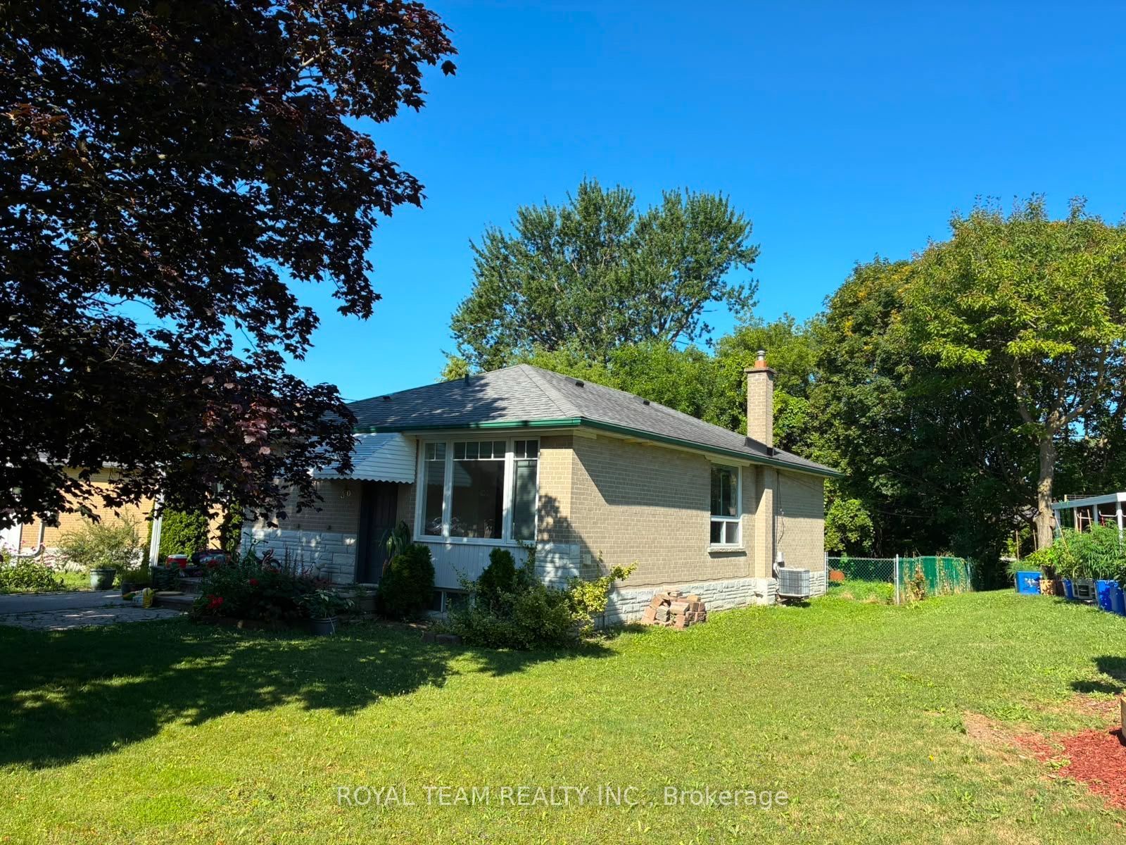 36 Child Drive, Aurora, ON L4G 1Y5 photo 4