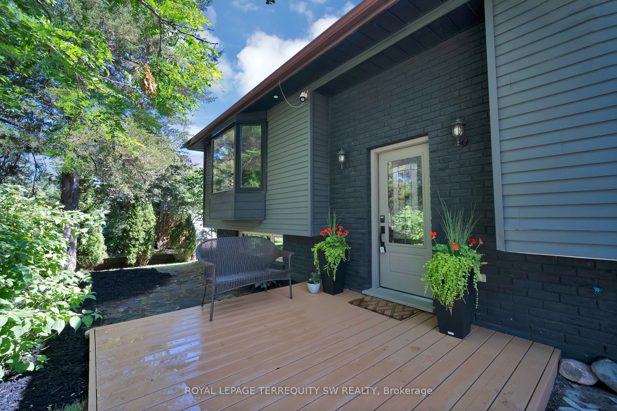 2249 Willard Avenue, Innisfil, ON L9S 2B8 photo 3