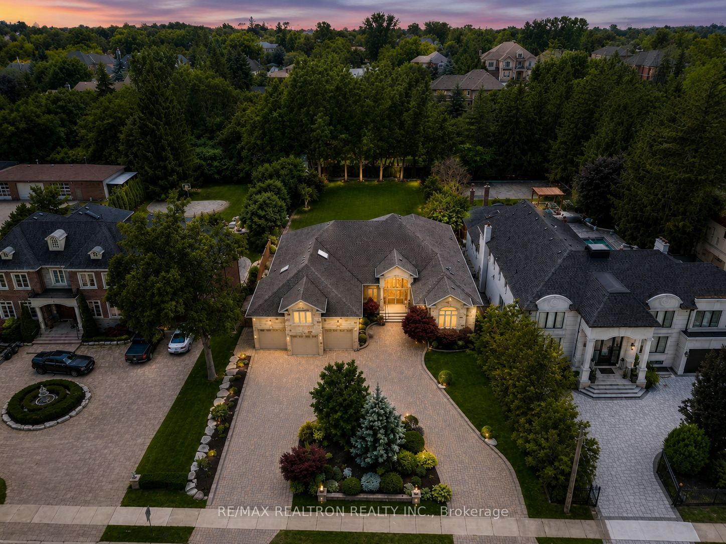 16 Boyle Drive, Richmond Hill, ON L4C 6C9 photo 3