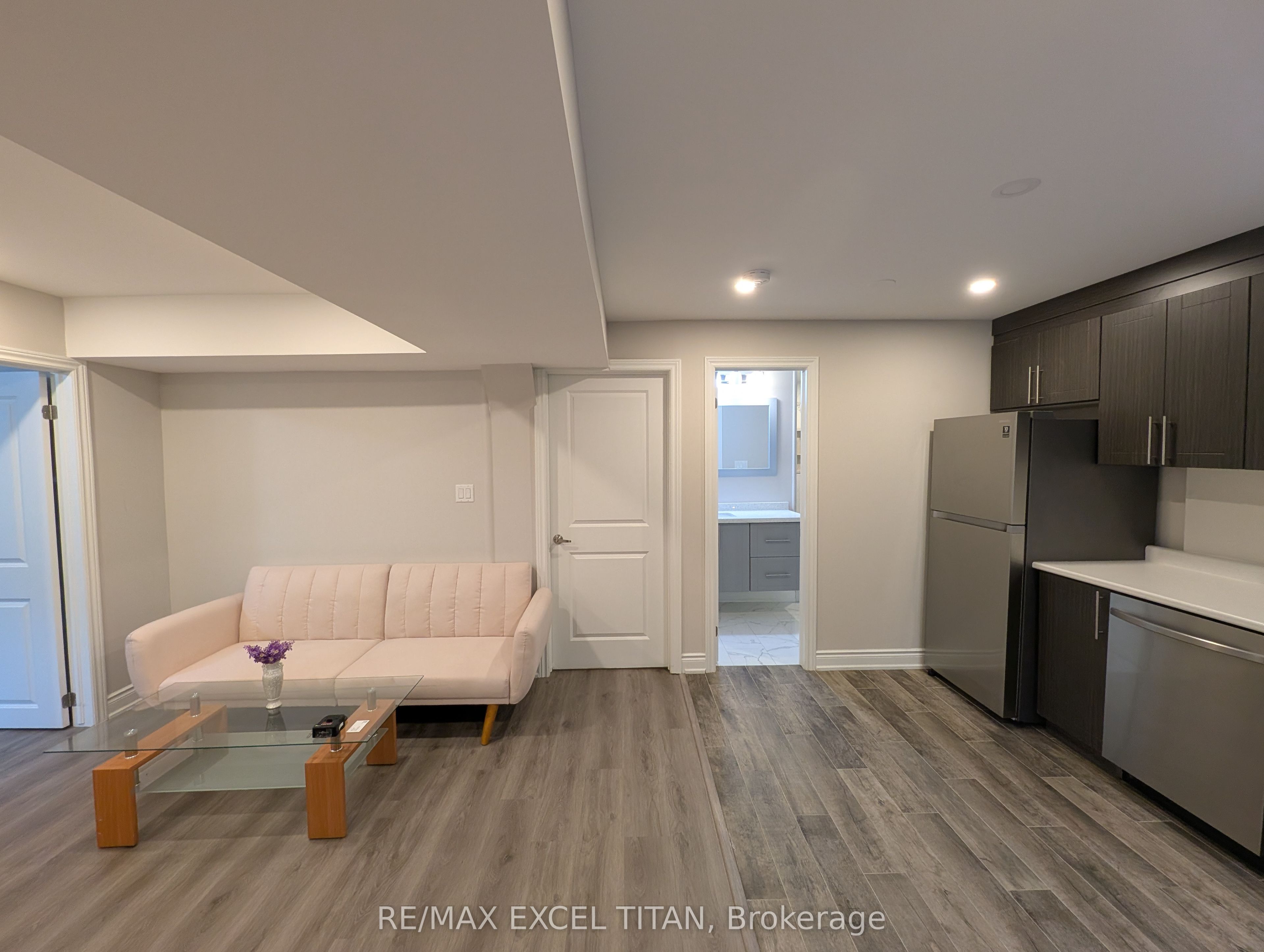 122 Factor Street Bsmnt, Vaughan, ON L4H 5B6 photo 4