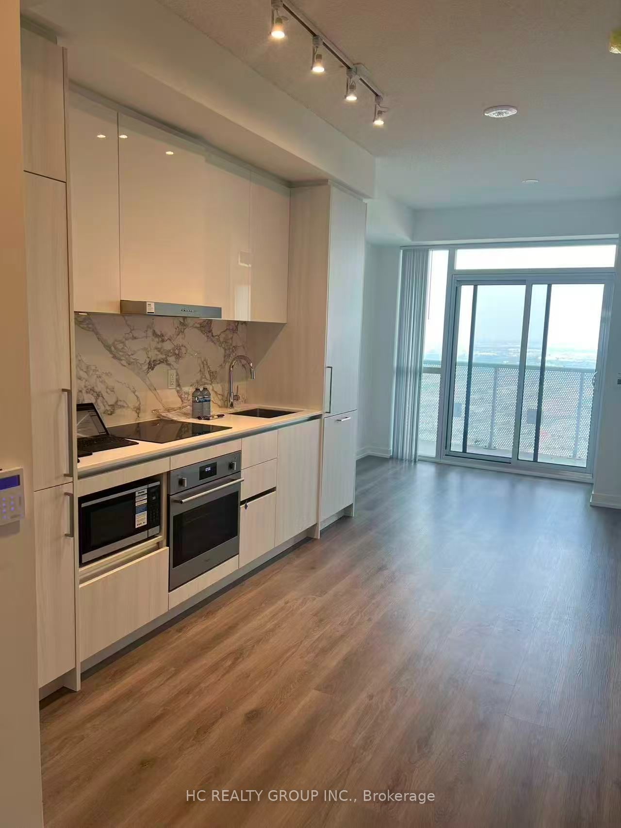 225 Commerce Street 6307, Vaughan, ON L4K 0P9 photo 2