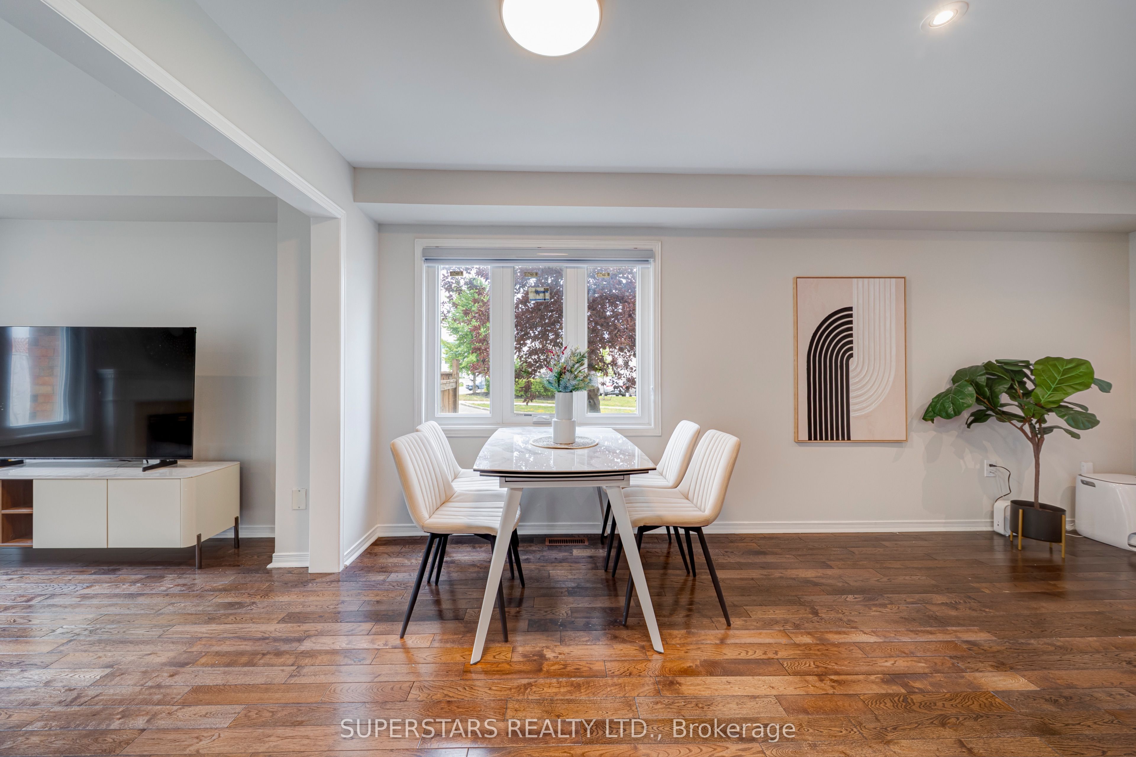 1 Baffin Court, Richmond Hill, ON L4B 4J6 photo 4