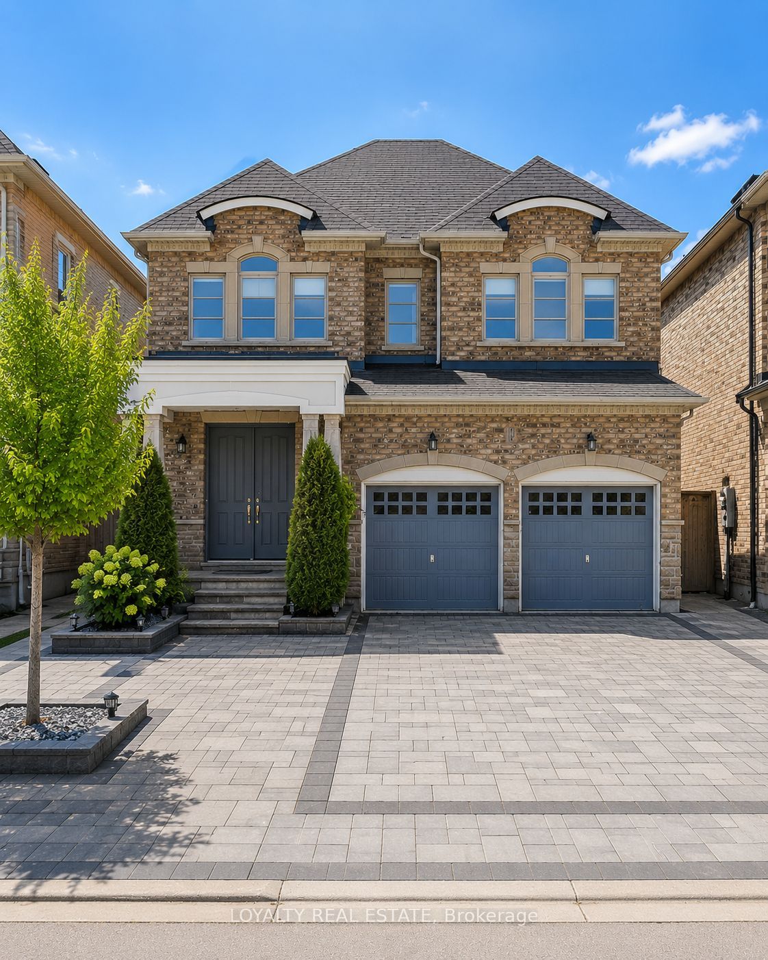 11 Mayapple Lane, Richmond Hill, ON L4E 1B8 photo 2