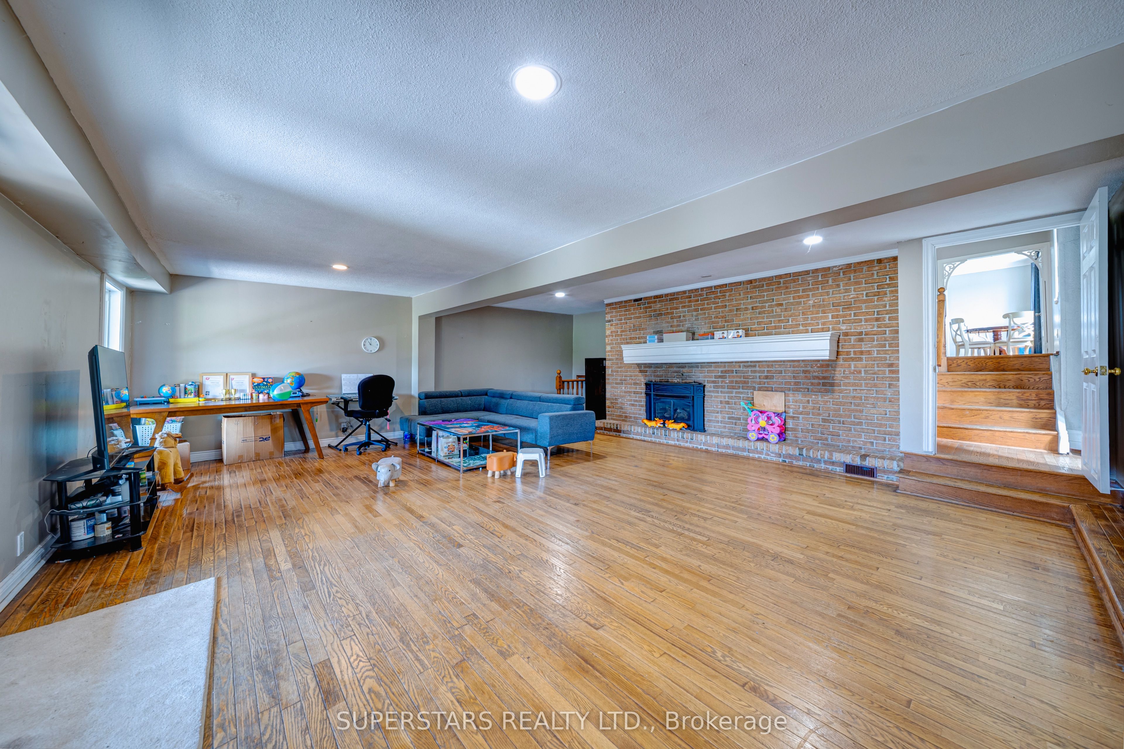 19880 Dufferin Street, King, ON L3Y 4V9 photo 3