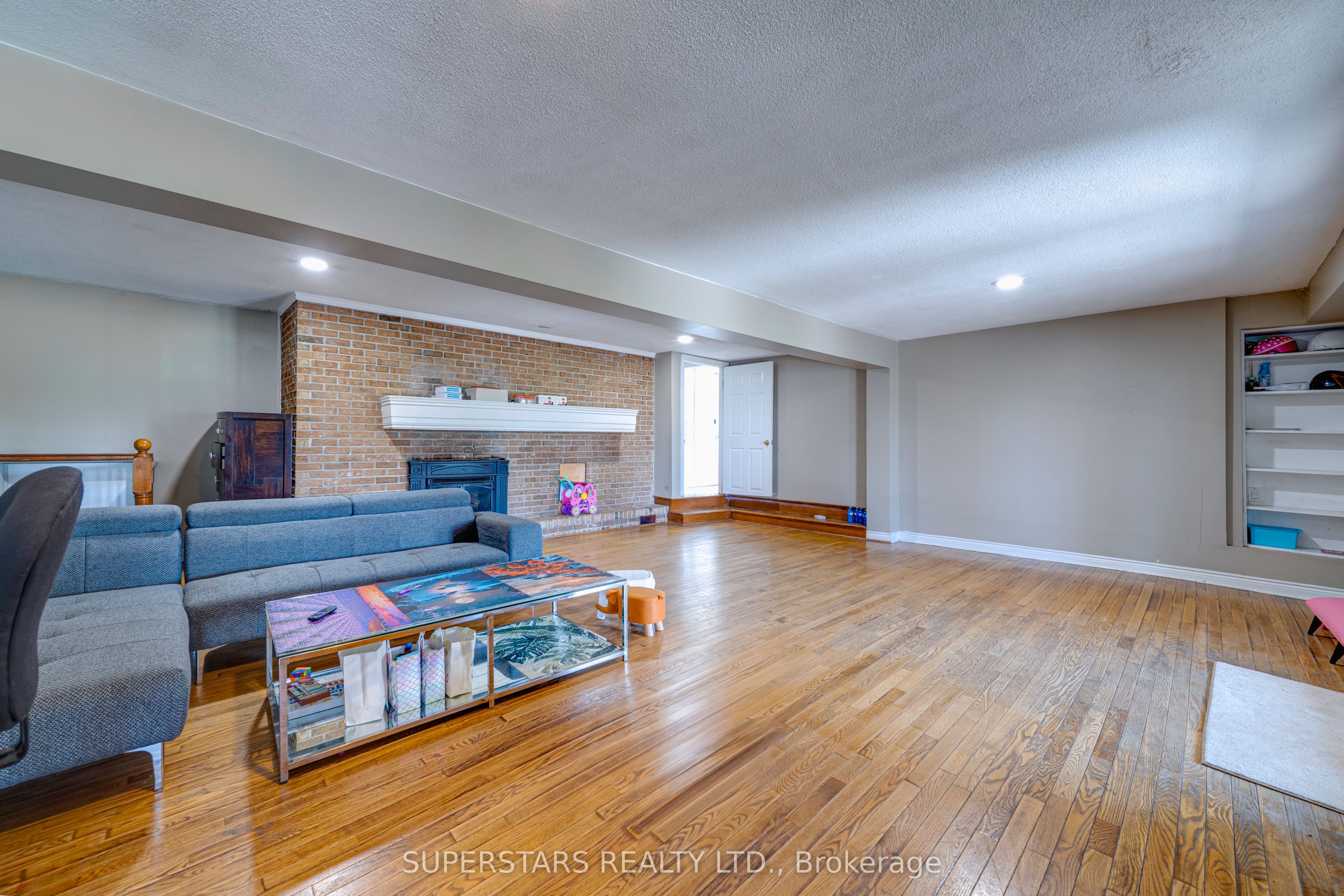 19880 Dufferin Street, King, ON L3Y 4V9 photo 5