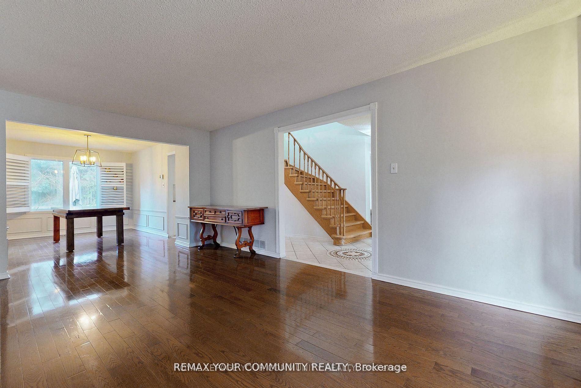 52 Mccallum Drive, Richmond Hill, ON L4C 7S8 photo 2
