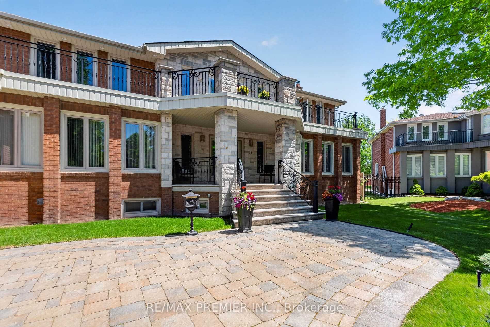35 Lorengate Place, Vaughan, ON L4L 2Y4 photo 2
