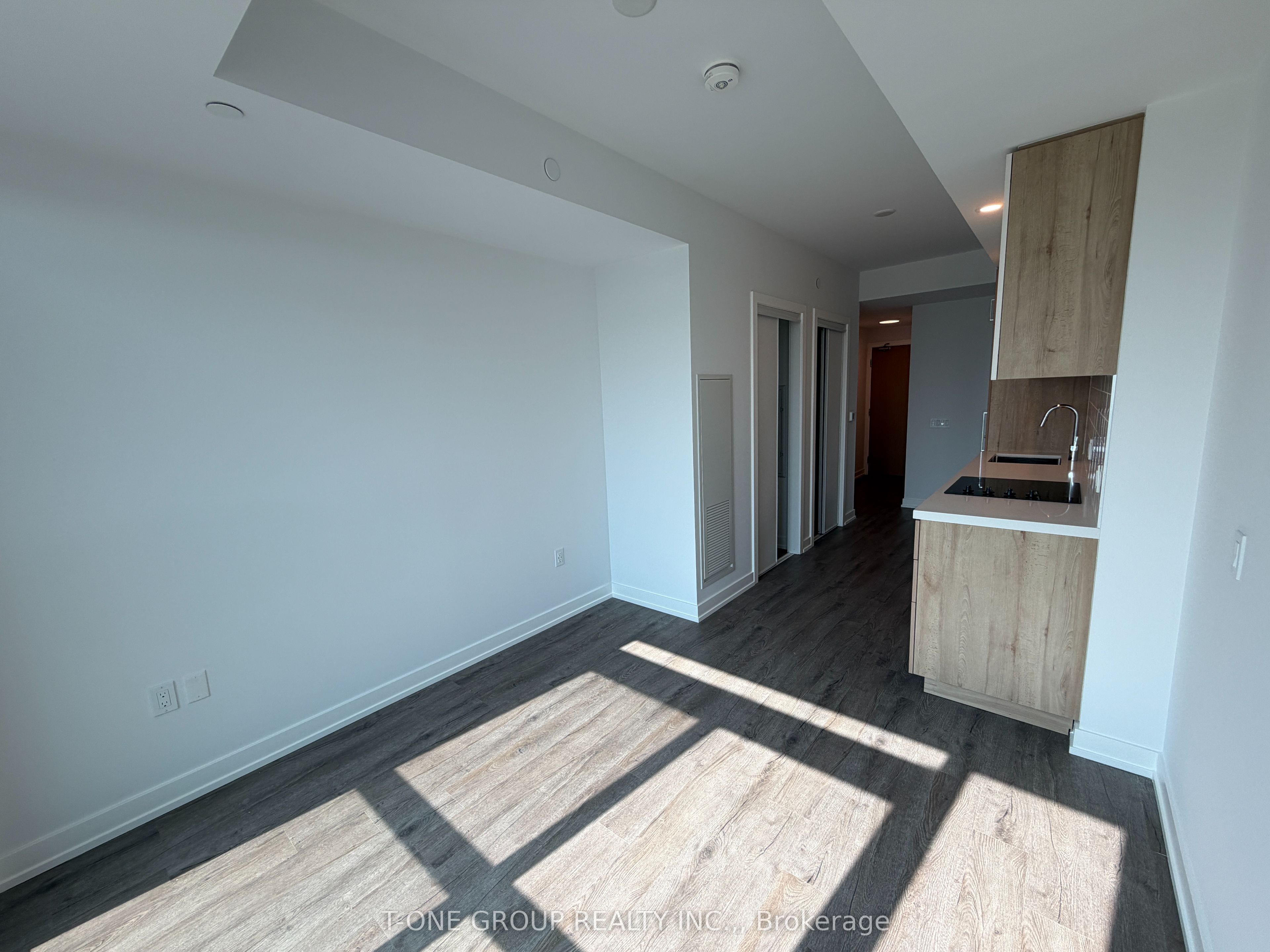 21 Meadowdale Road 703, Vaughan, ON L4K 0H6 photo 3