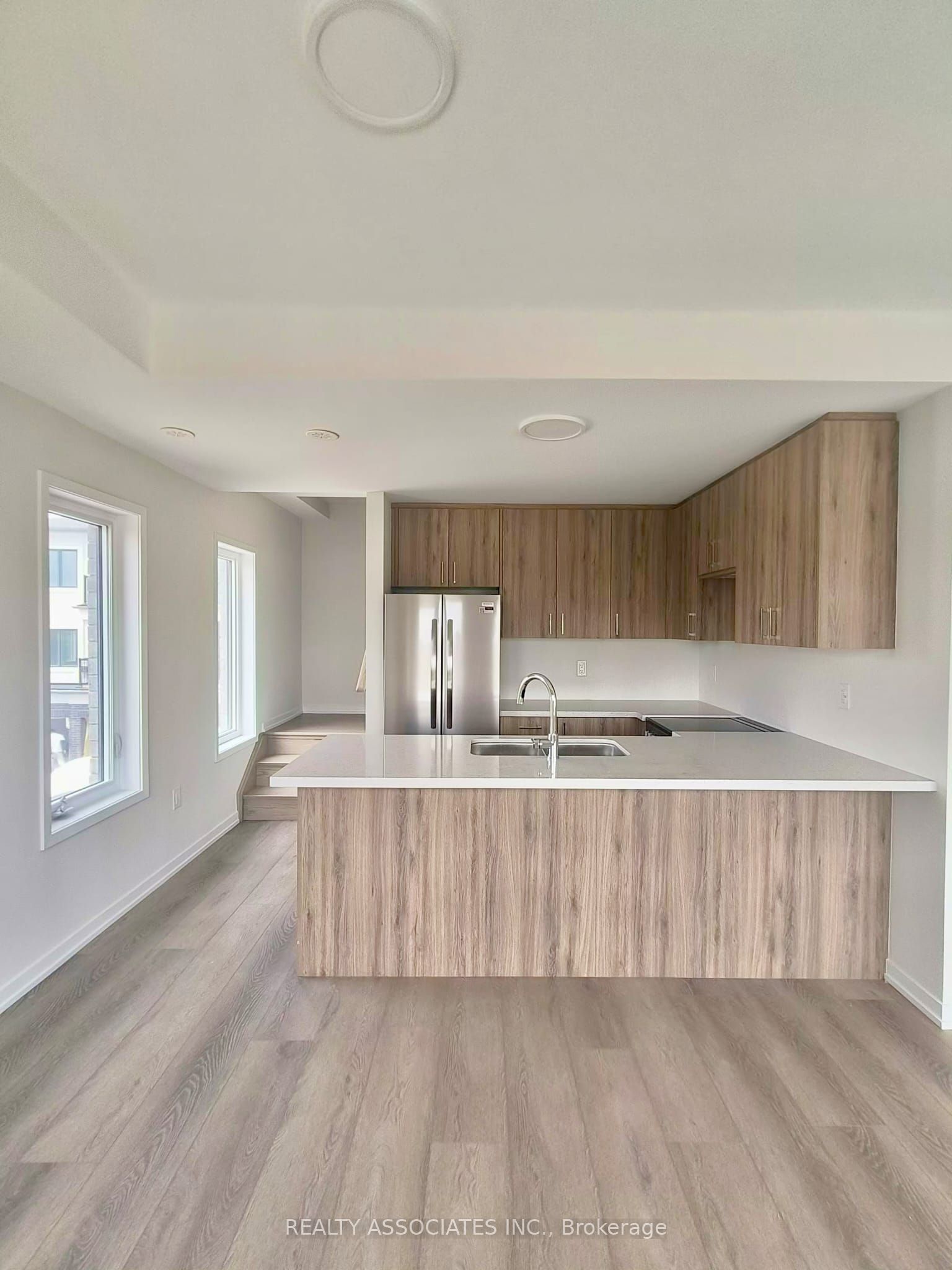 127 Matawin Lane, Richmond Hill, ON L4B 0H7 photo 4