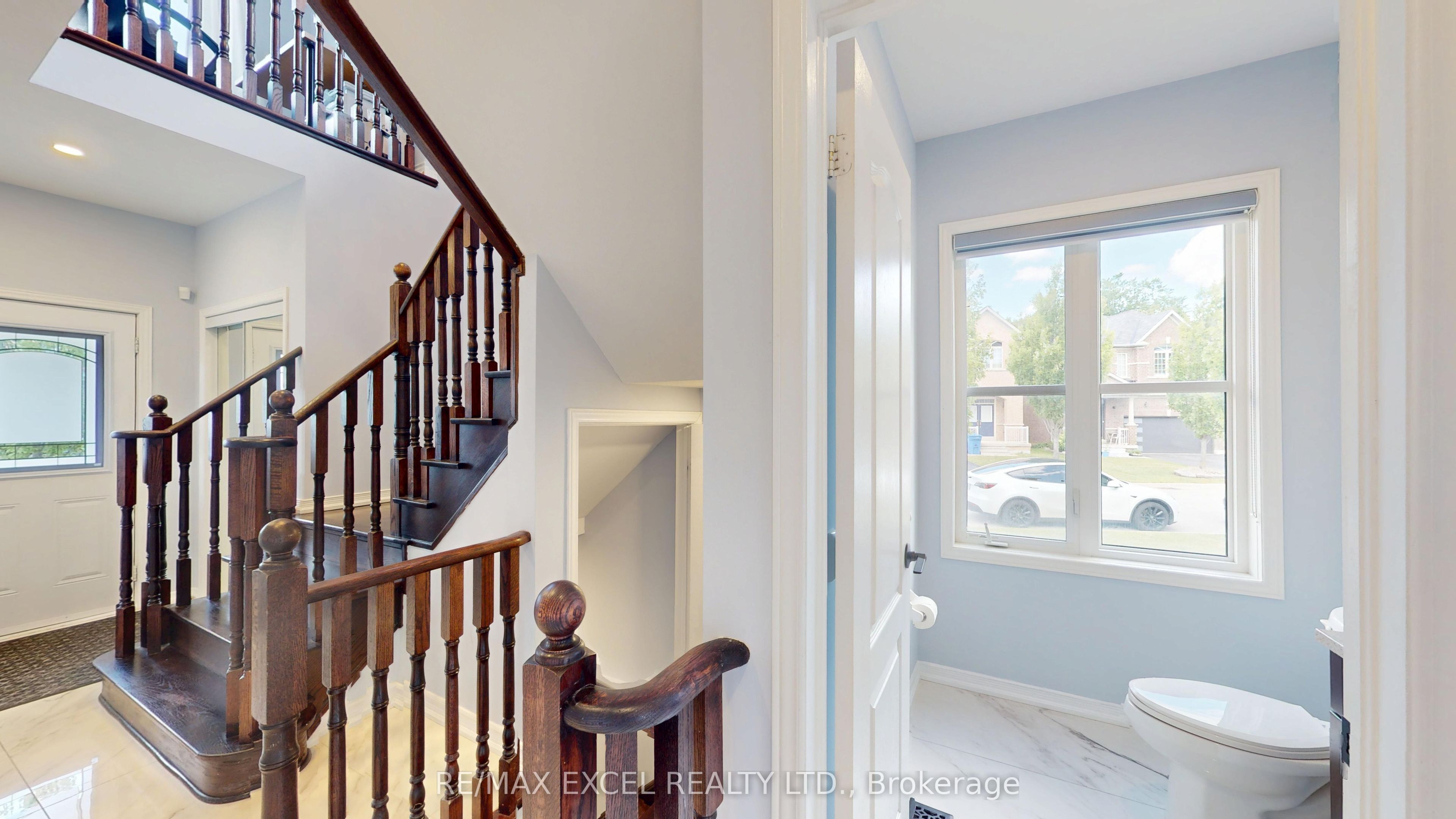 221 Delbert Circle, Whitchurch-Stouffville, ON L4A 0Y7 photo 4