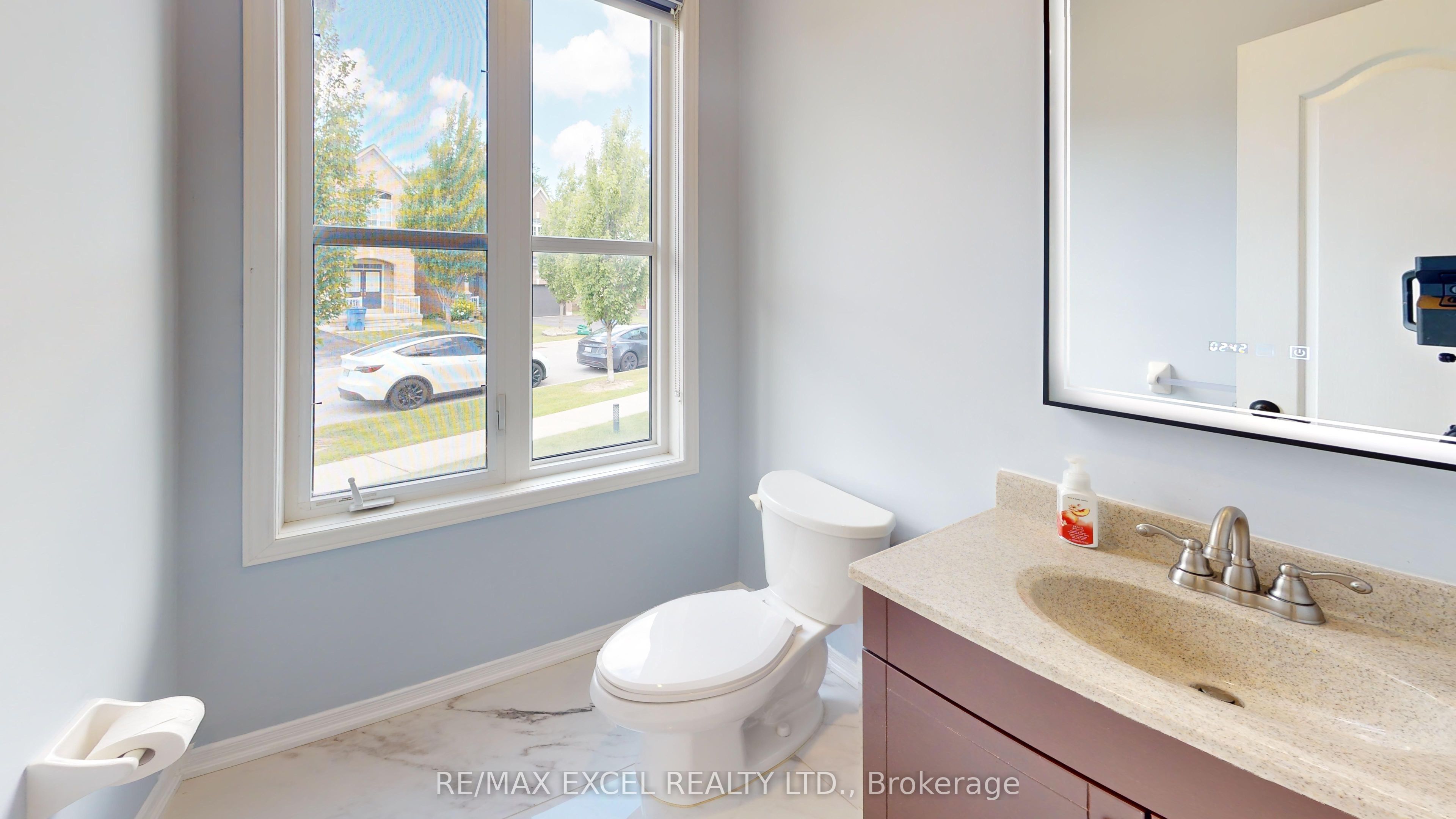 221 Delbert Circle, Whitchurch-Stouffville, ON L4A 0Y7 photo 5