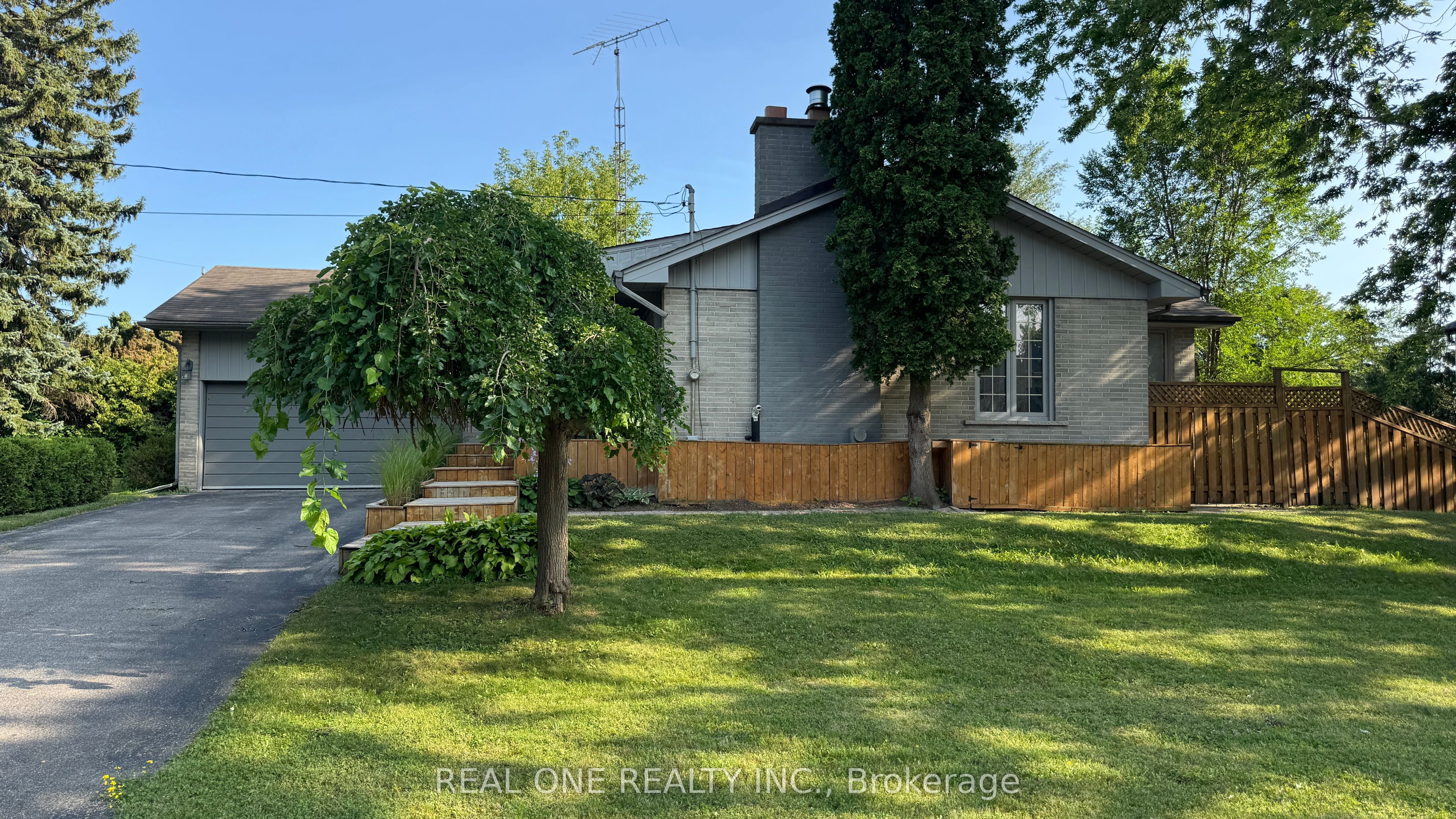 1 Silkstone Gate, Richmond Hill, ON L4C 6V7