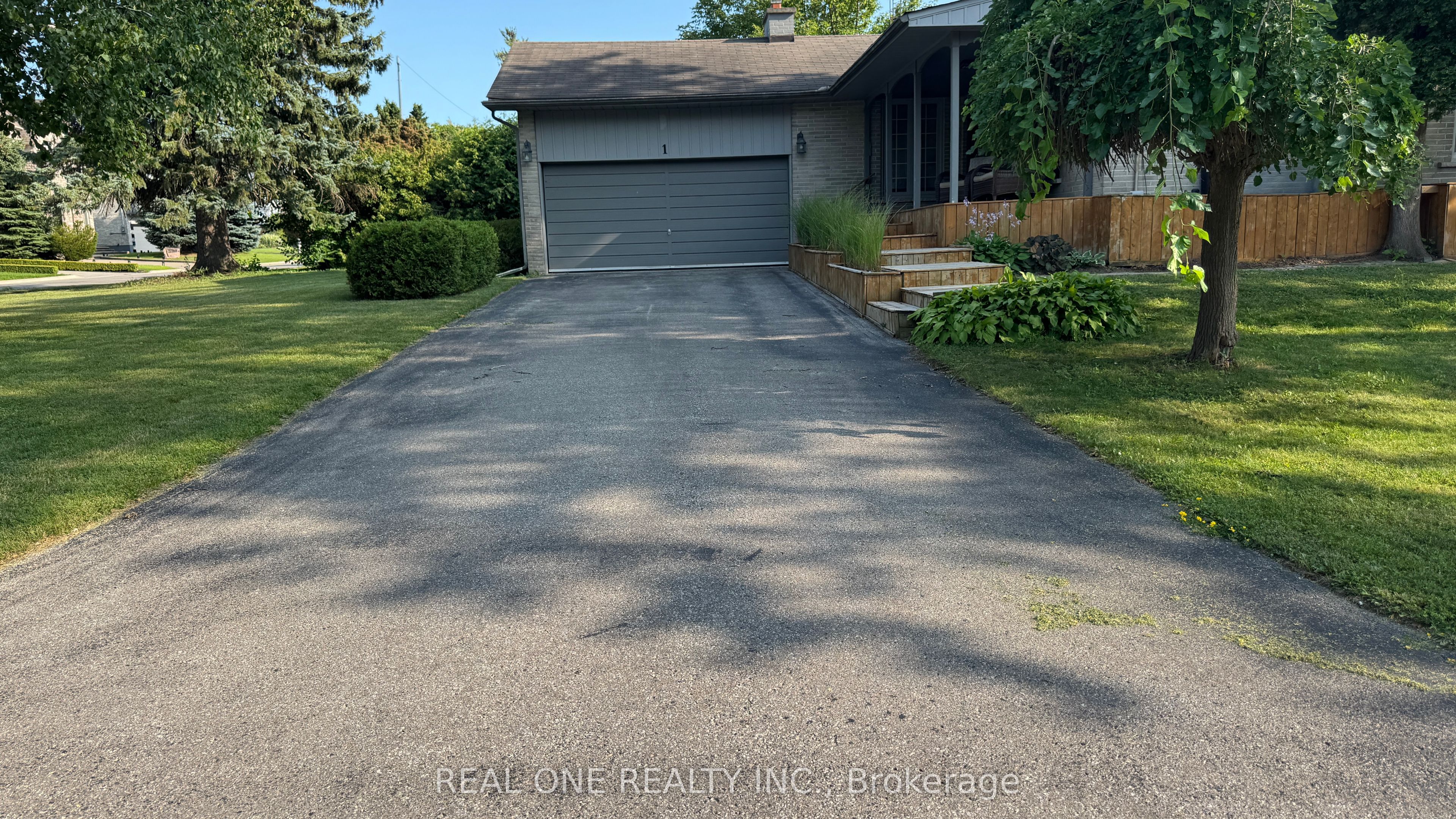 1 Silkstone Gate, Richmond Hill, ON L4C 6V7 photo 3