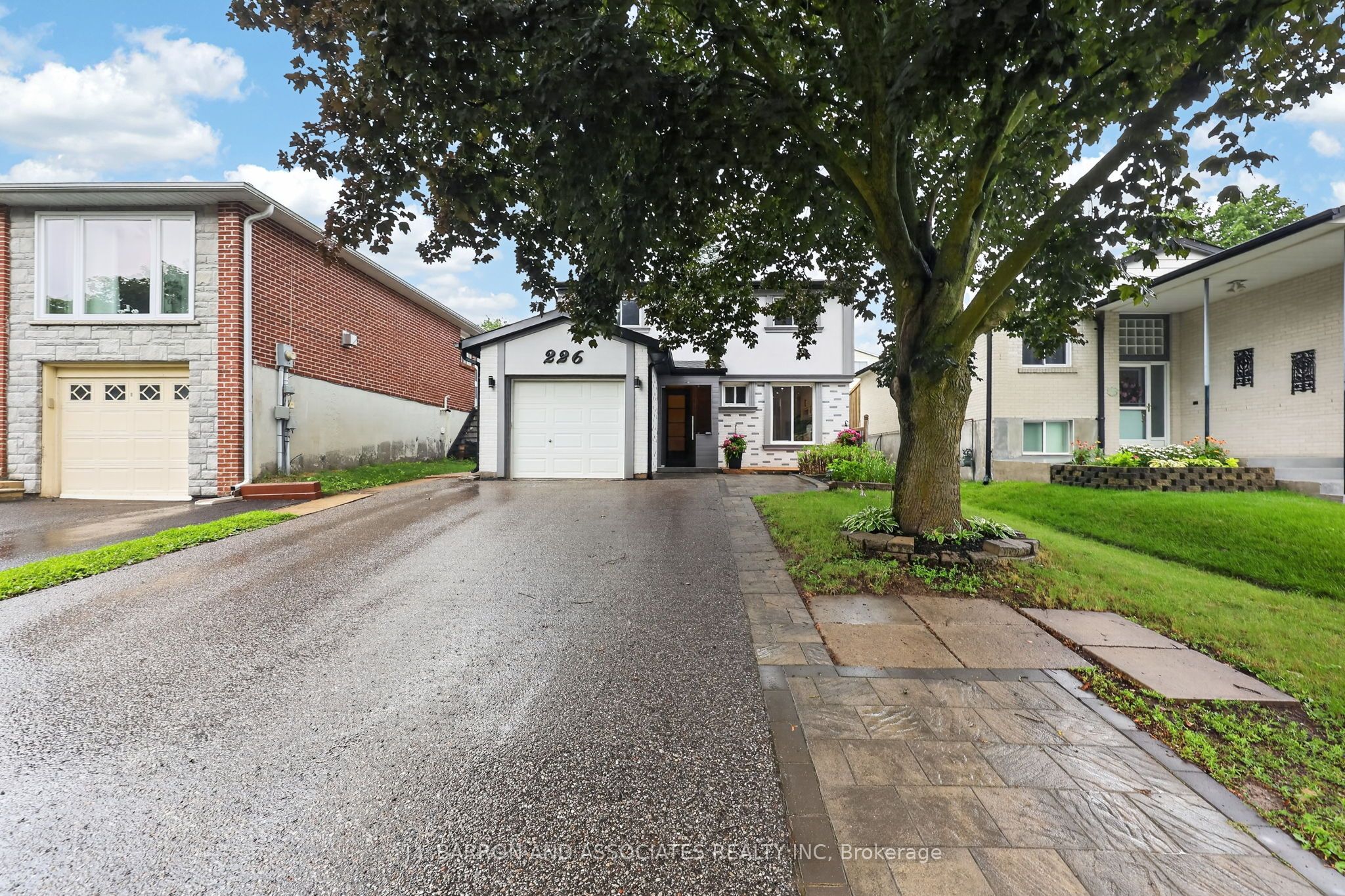 226 Thoms Crescent, Newmarket, ON L3Y 1E1 photo 4