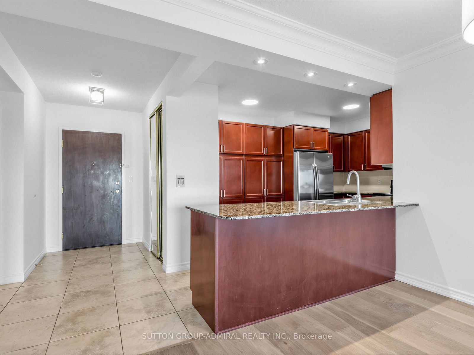 88 Promenade Circle 408, Vaughan, ON L4J 9A4 photo 3