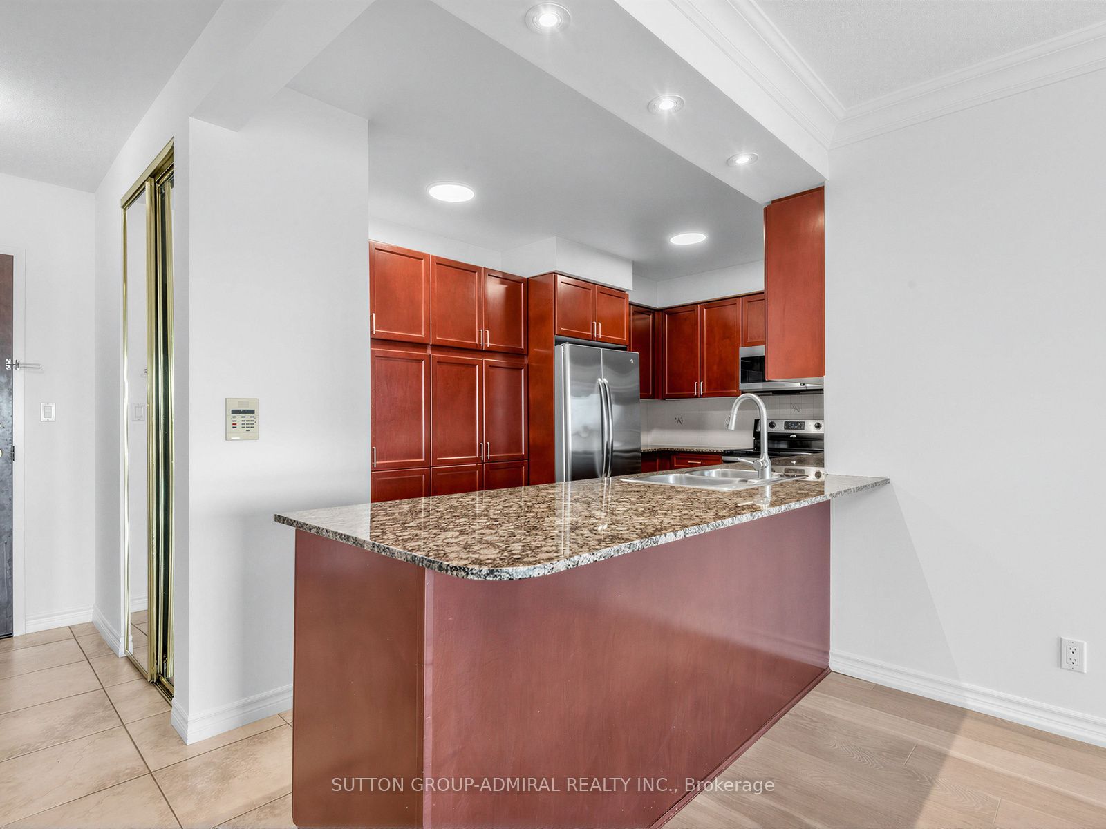 88 Promenade Circle 408, Vaughan, ON L4J 9A4 photo 4