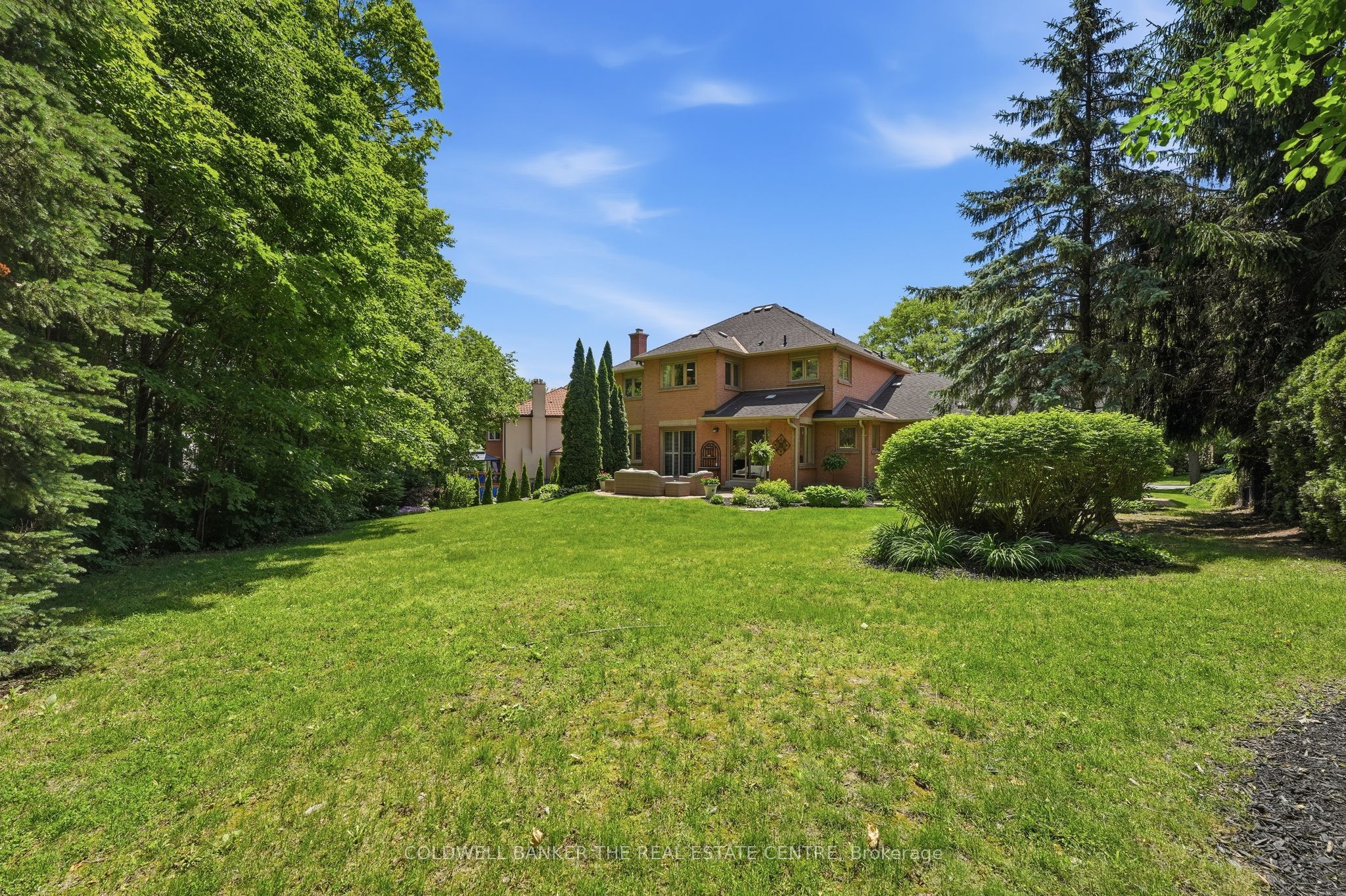 49 Falling Leaf Court, Aurora, ON L4G 6K6