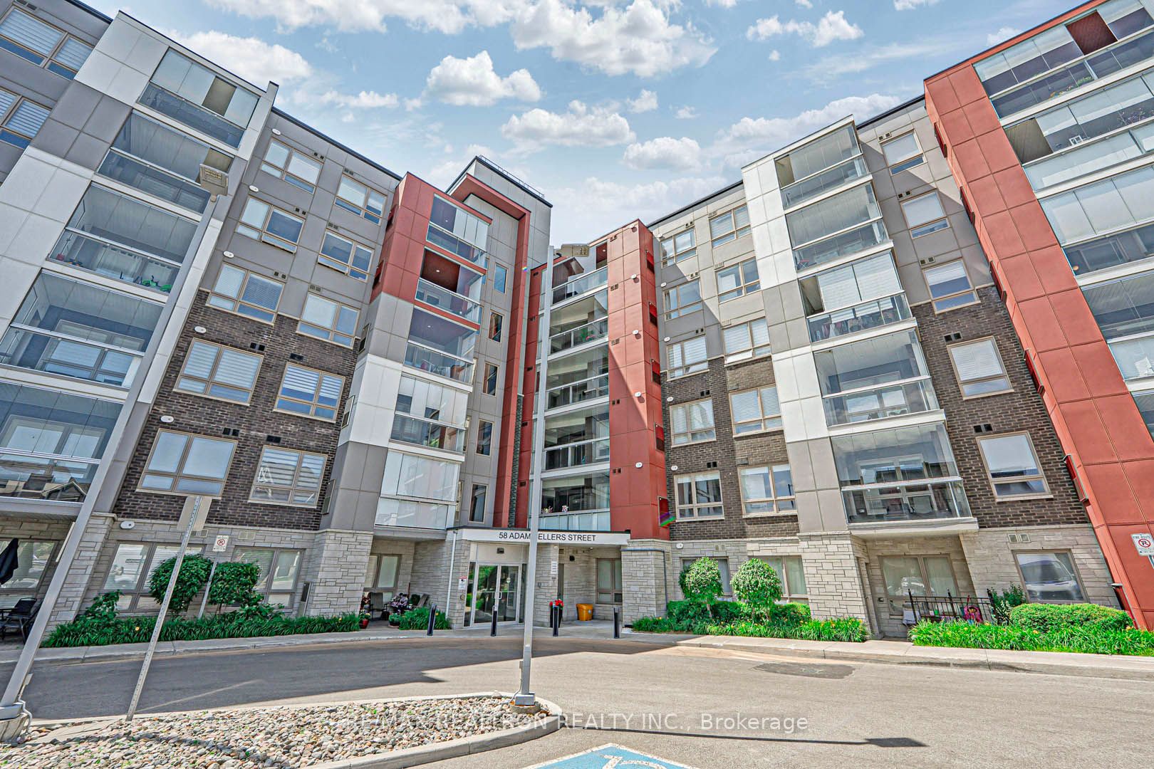 58 Adam Sellers Street 407, Markham, ON L6B 1P5 photo 2