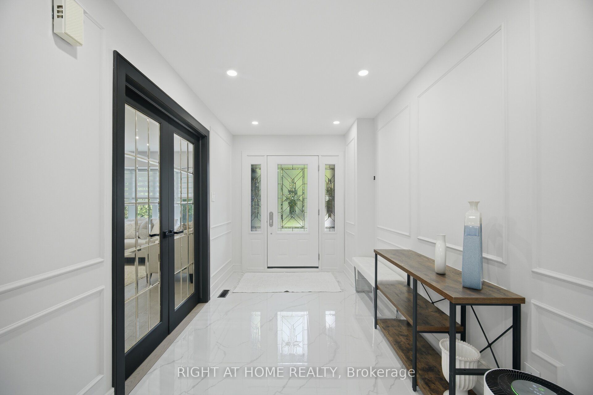 4 Simmons Crescent, Aurora, ON L4G 6B4 photo 3