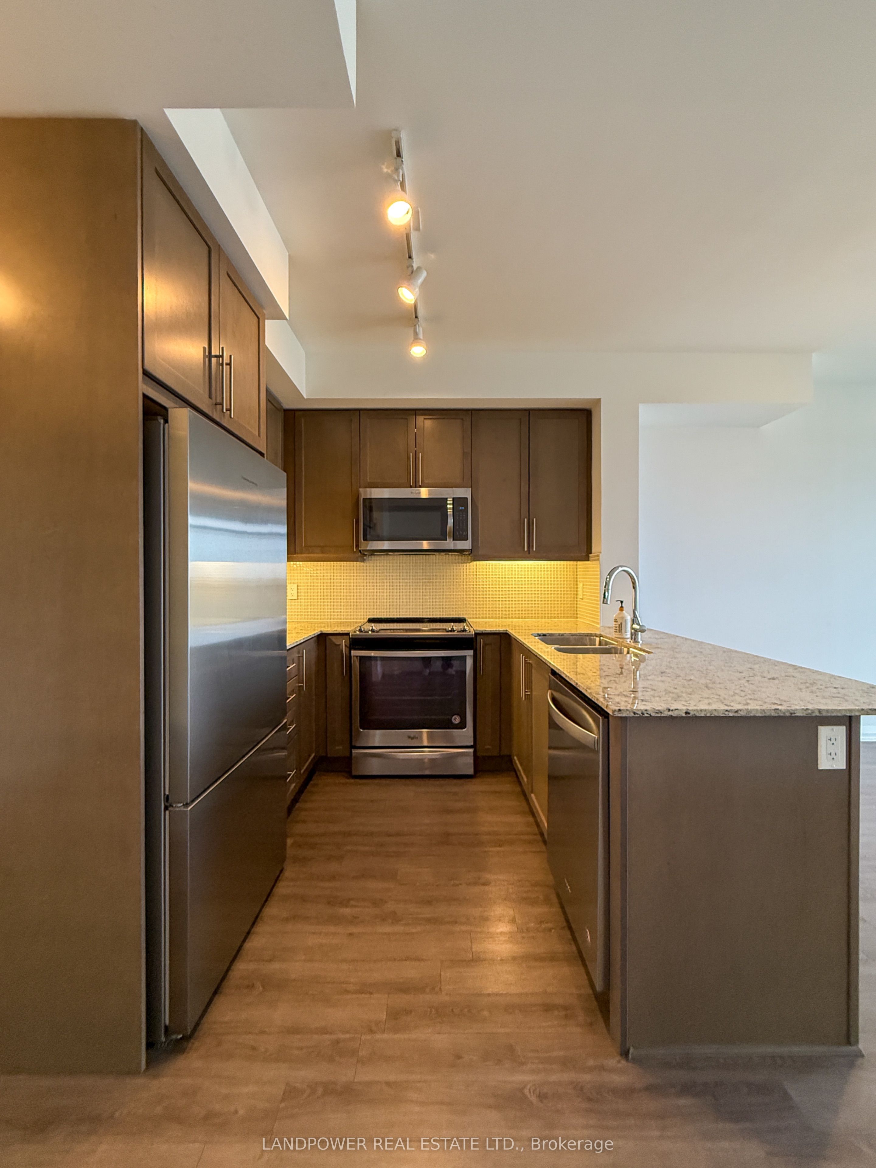 65 Oneida Crescent 1510, Richmond Hill, ON L4B 0G9 photo 5