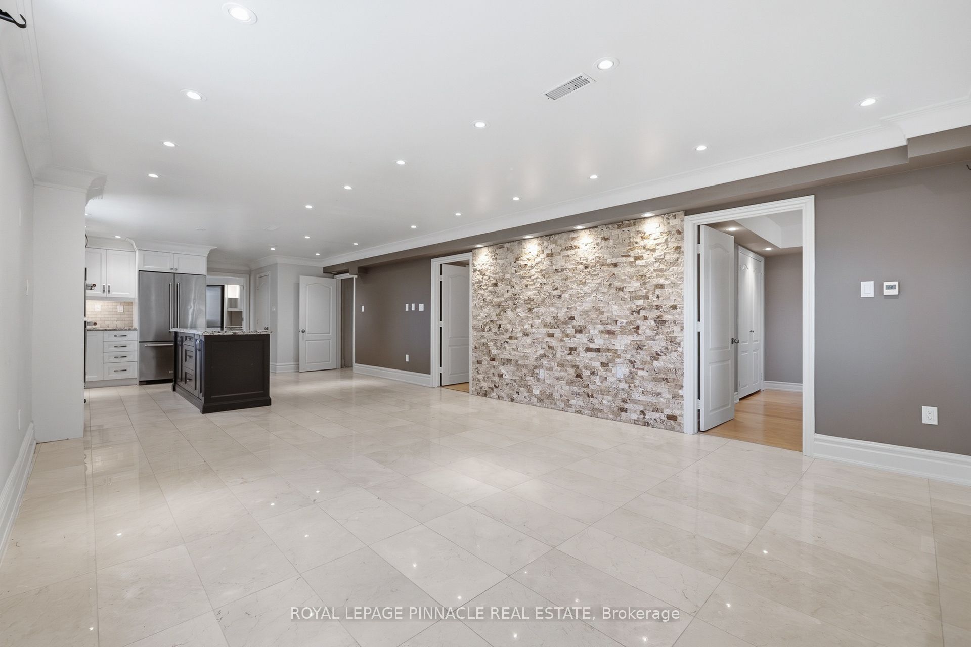 98 Ner Israel Drive Basement, Vaughan, ON L4J 9L1 photo 2