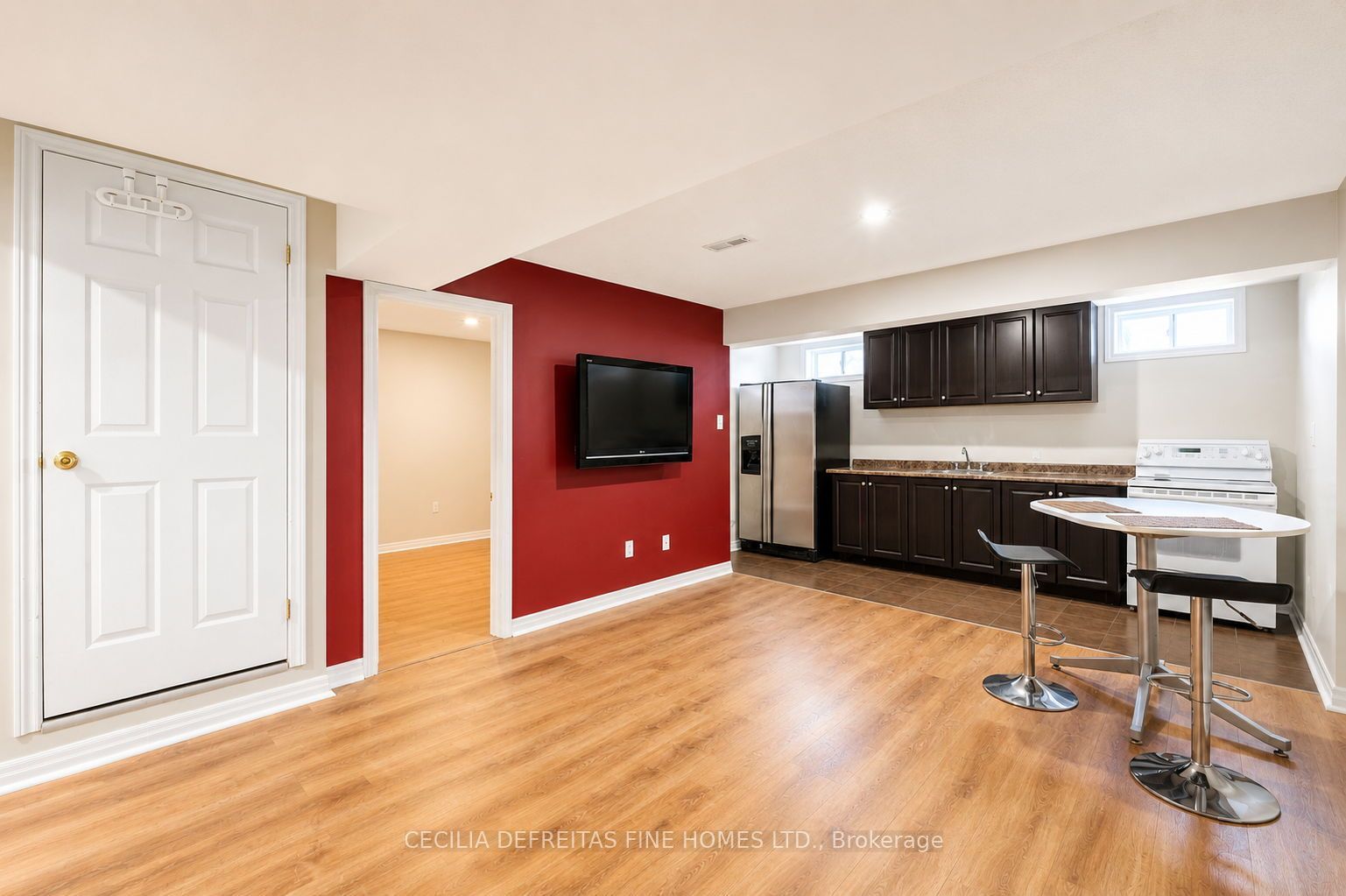 294 Wildberry Crescent Bsmt, Vaughan, ON L4H 2H6 photo 3