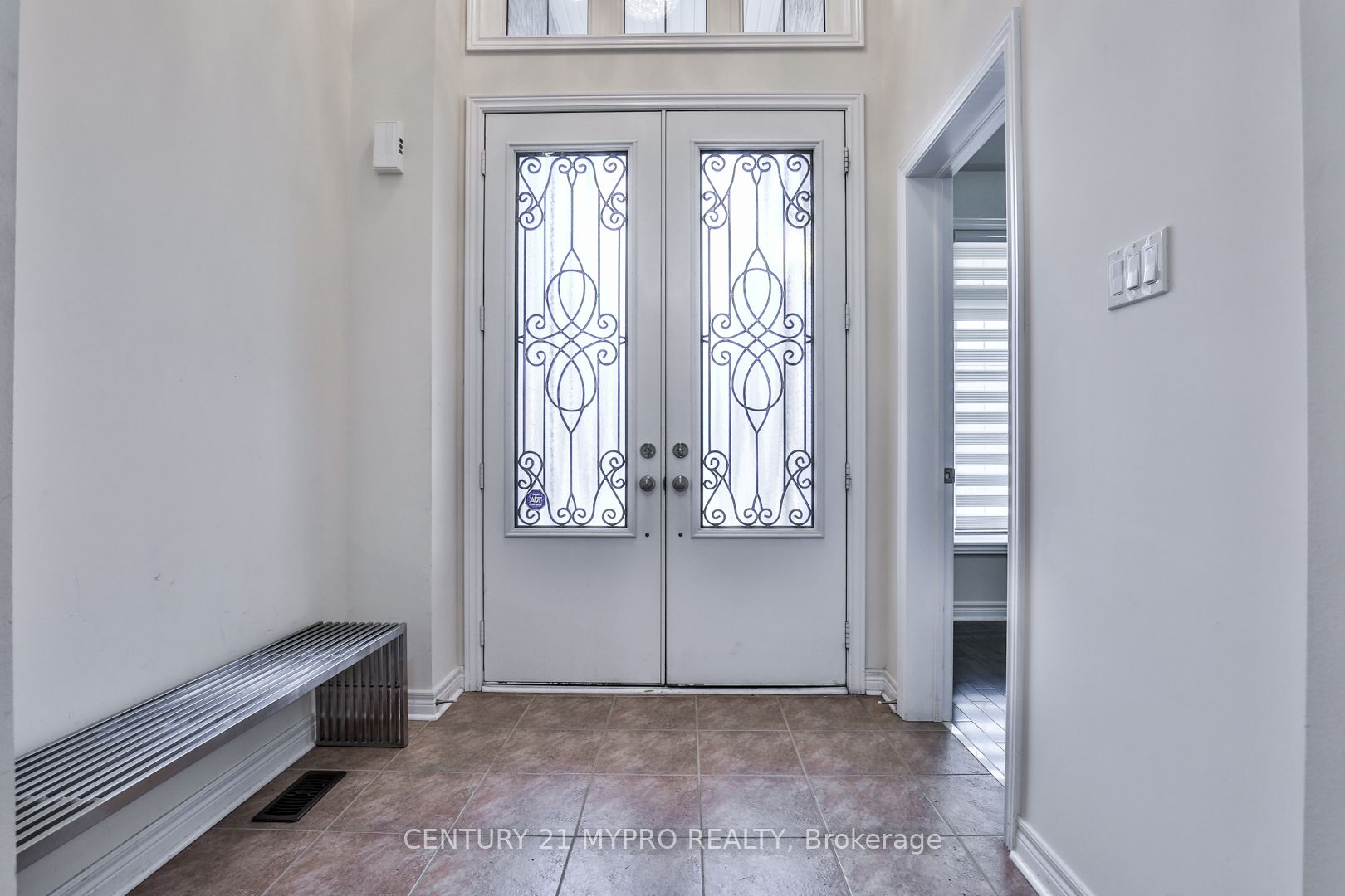 431 Woodspring Avenue E, Newmarket, ON L3X 3H5 photo 5