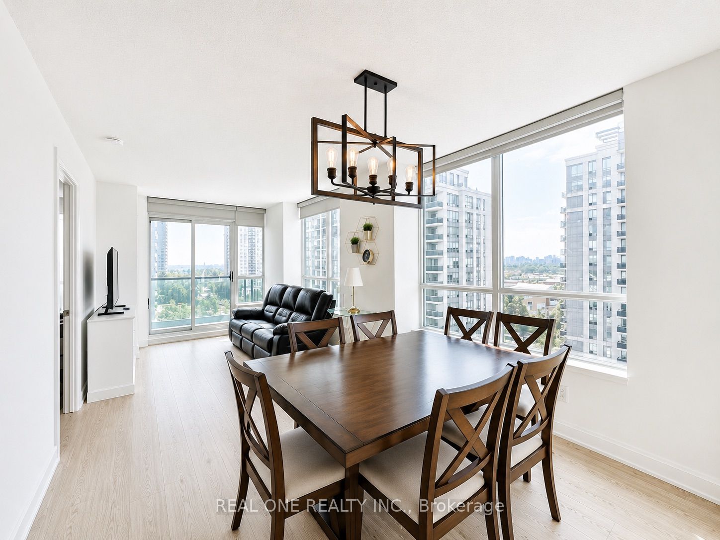 30 North Park Road 1005, Vaughan, ON L4J 0G6 photo 5