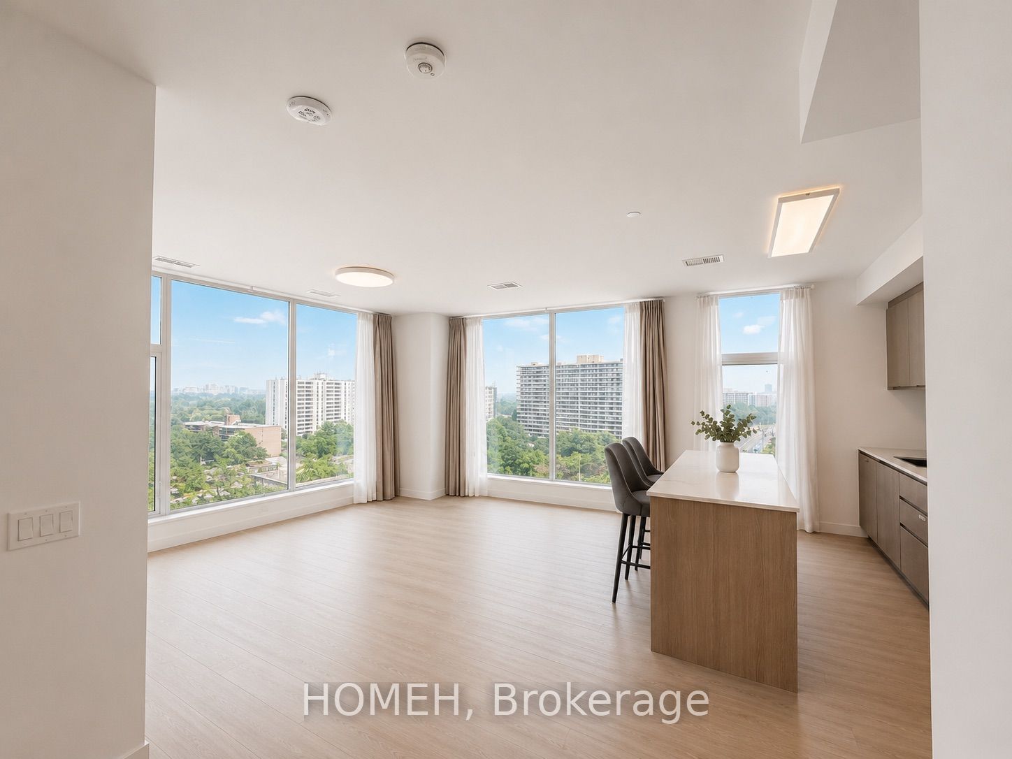 8188 Yonge Street 919, Vaughan, ON L4J 0M2 photo 2